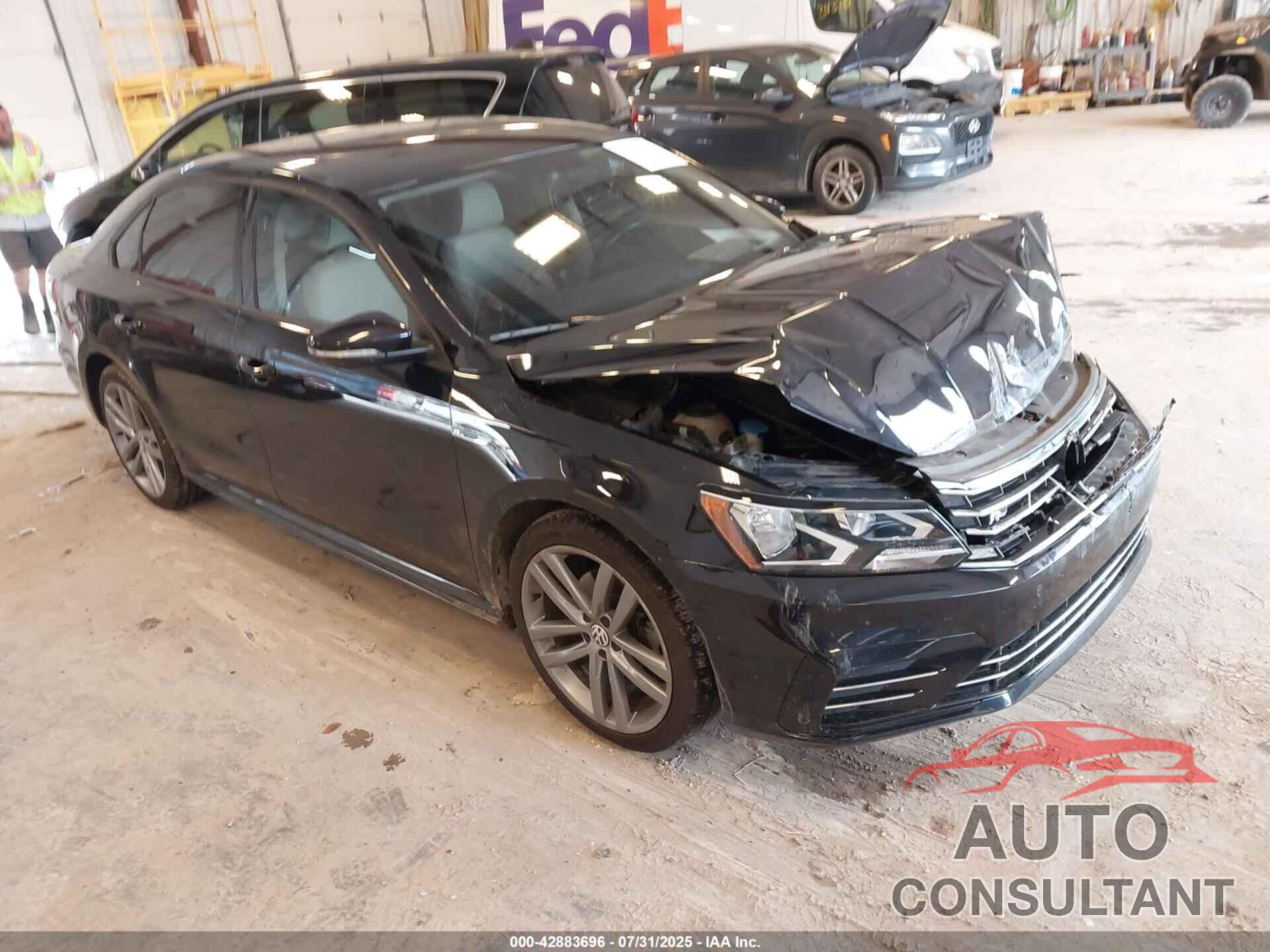 VOLKSWAGEN PASSAT 2018 - 1VWAA7A36JC007826