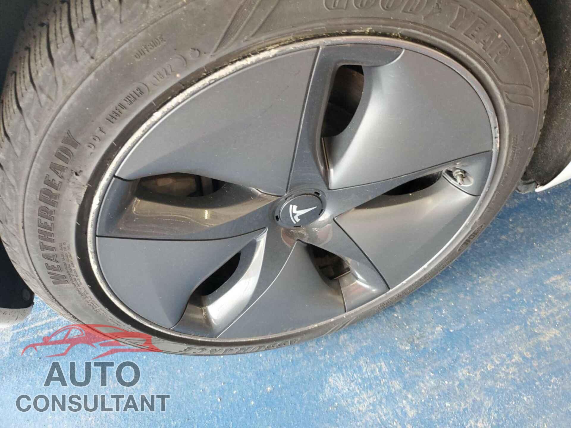 TESLA MODEL 3 2020 - 5YJ3E1EB8LF795111