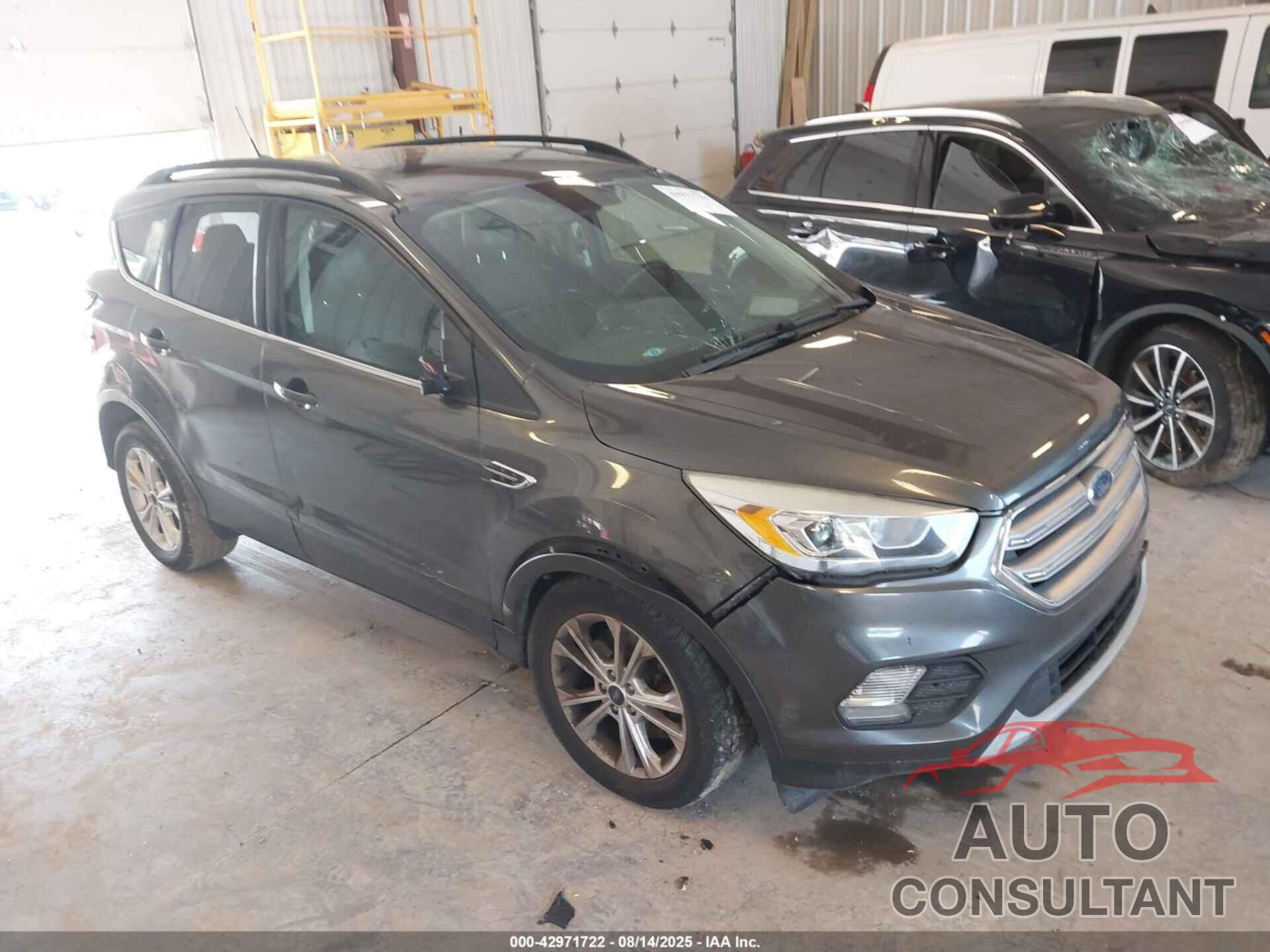 FORD ESCAPE 2017 - 1FMCU9GD3HUC57989