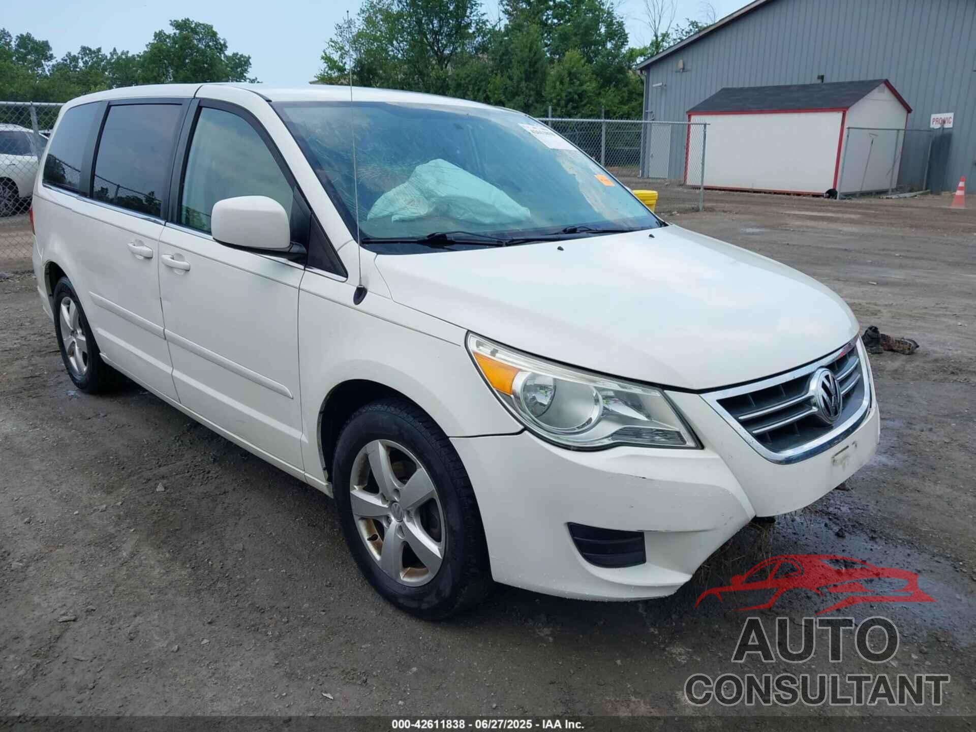 VOLKSWAGEN ROUTAN 2010 - 2V4RW3D15AR259056