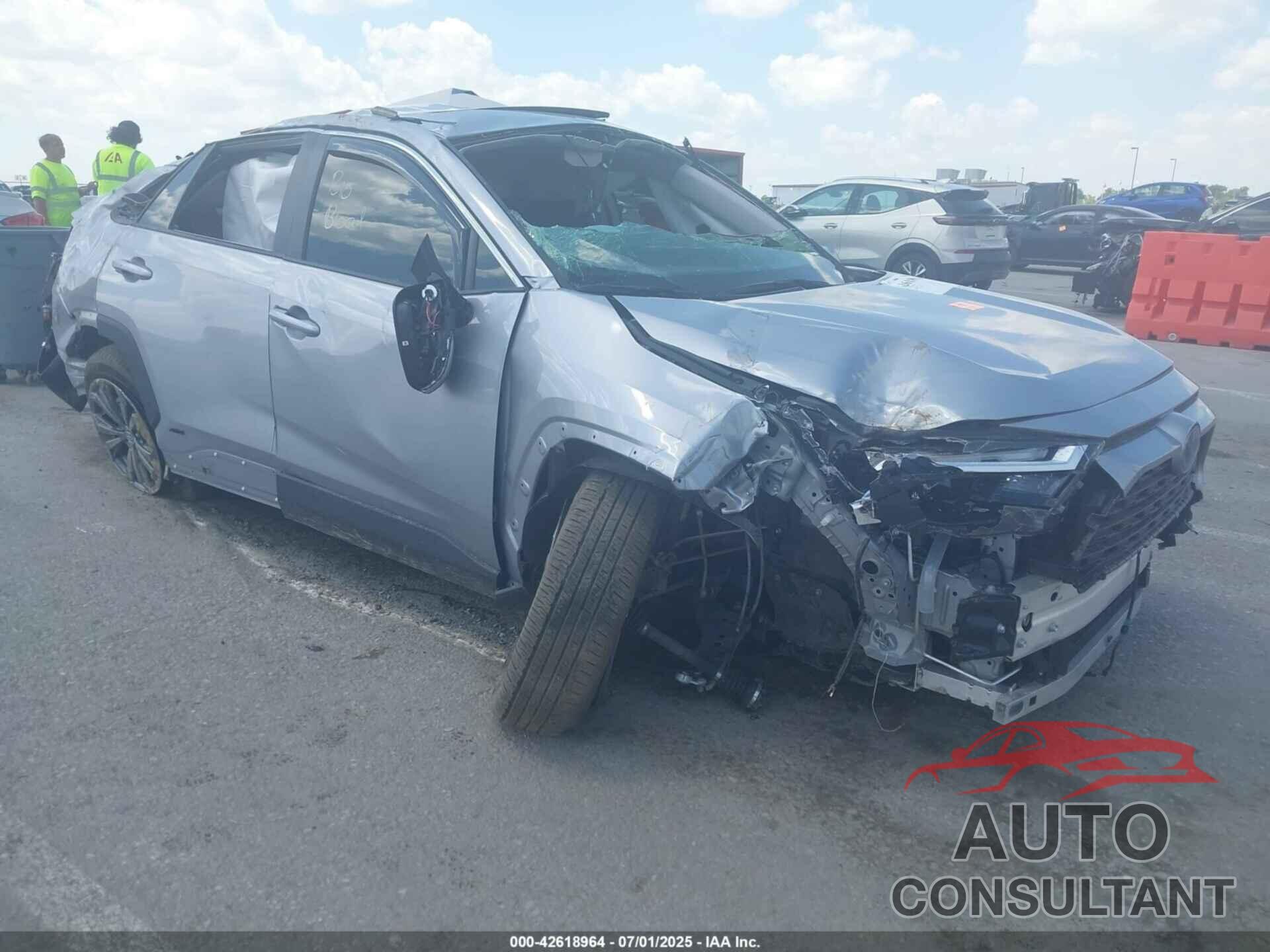 TOYOTA RAV4 HYBRID 2024 - JTMB6RFV6RD140090