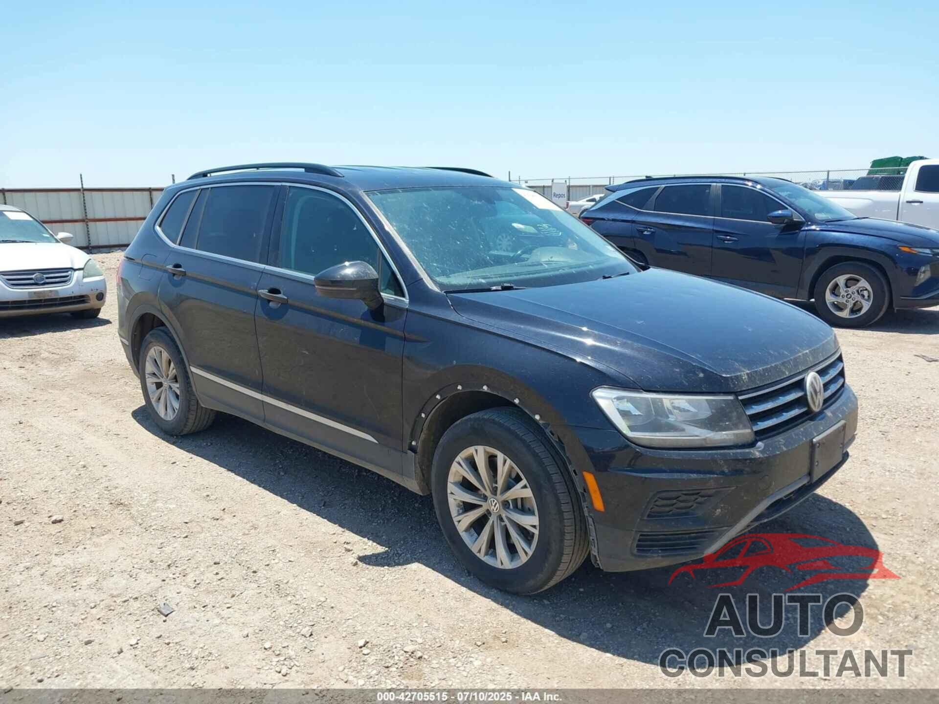 VOLKSWAGEN TIGUAN 2018 - 3VV3B7AX3JM118975