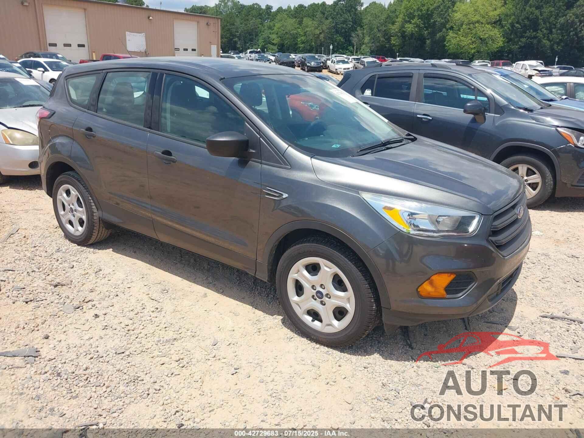 FORD ESCAPE 2017 - 1FMCU0F71HUC18499