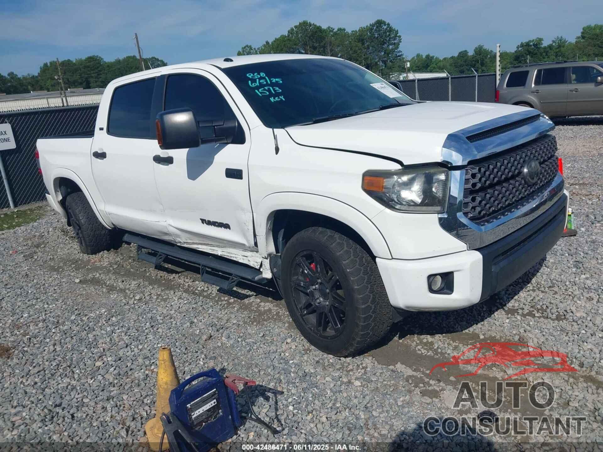 TOYOTA TUNDRA 2019 - 5TFDW5F13KX811573