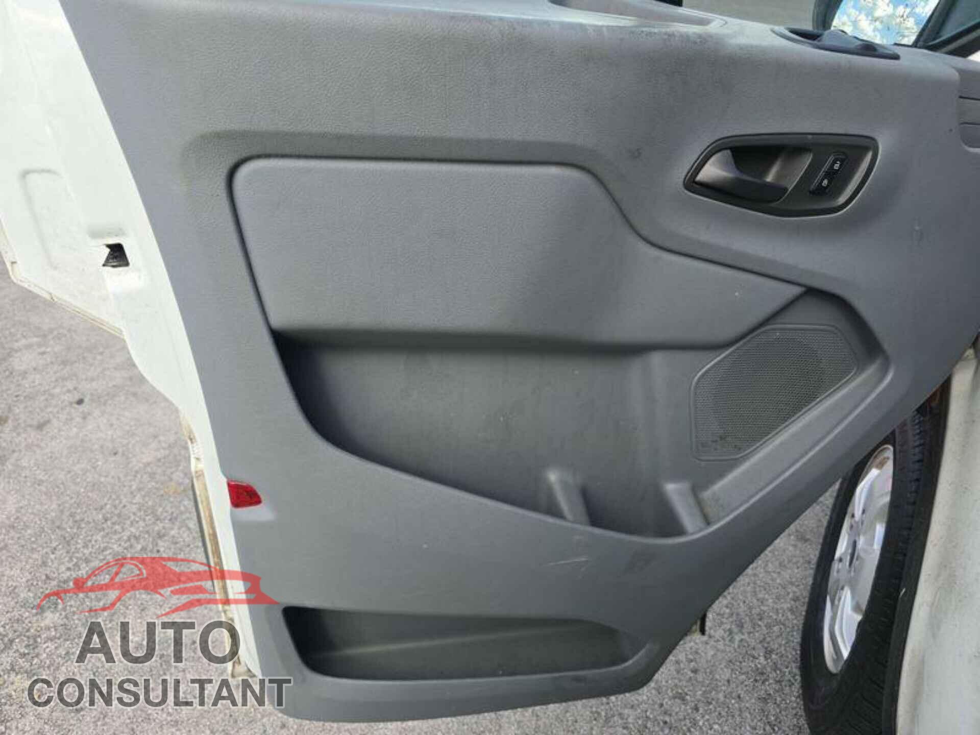 FORD TRANSIT 2017 - 1FTYR2ZM2HKA61375