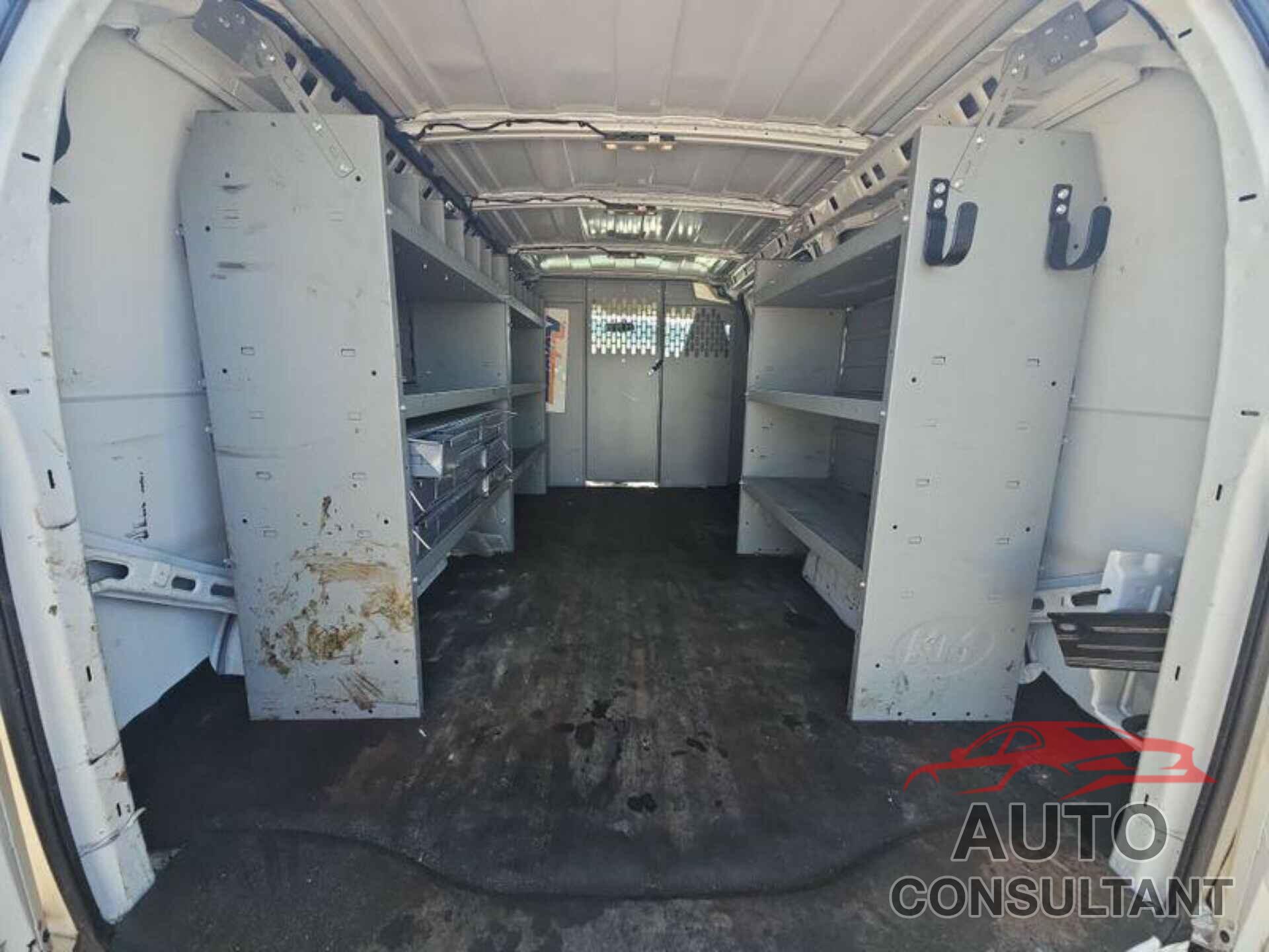 CHEVROLET EXPRESS CARGO 2021 - 1GCWGAFP1M1309427