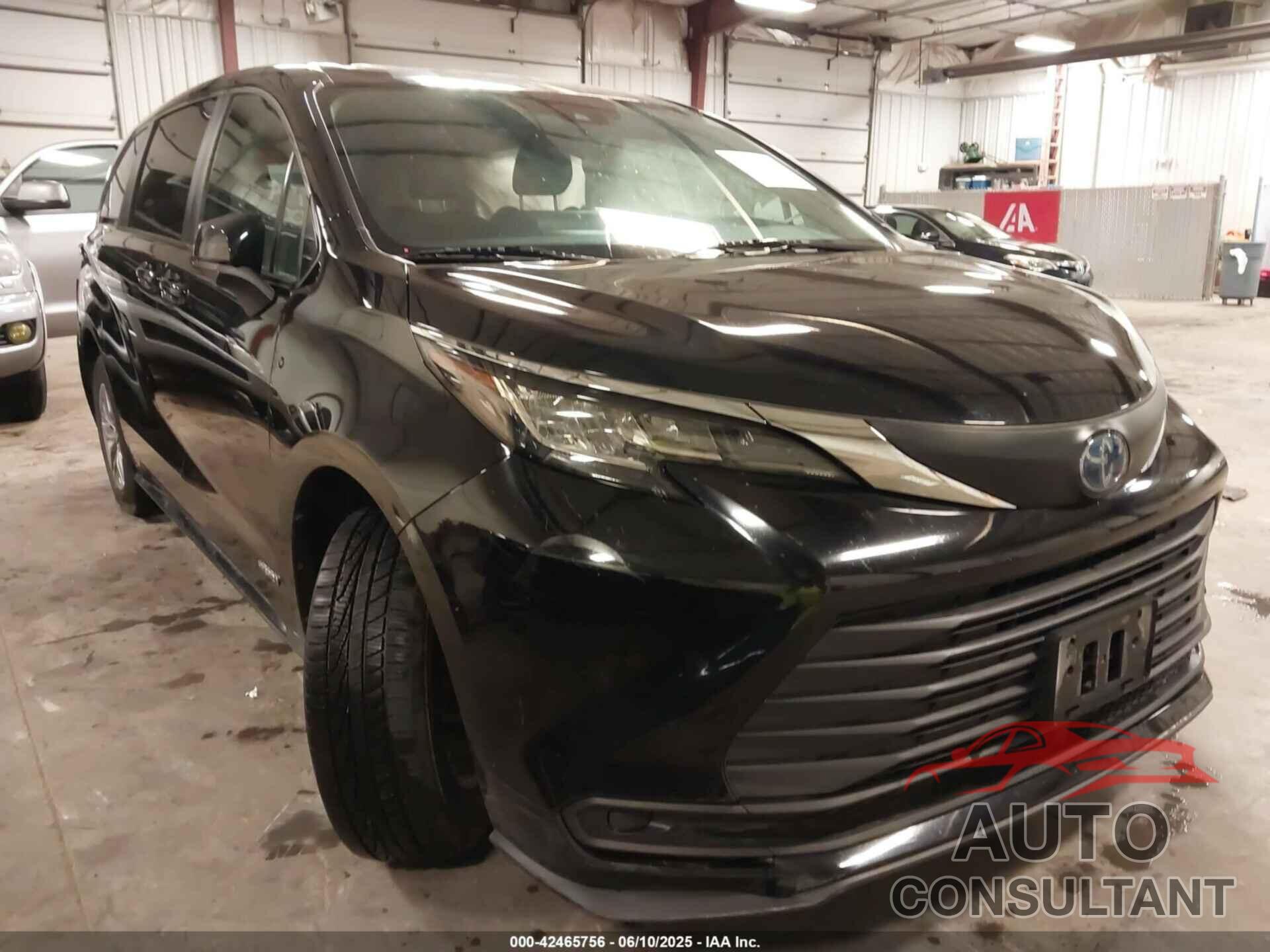TOYOTA SIENNA 2021 - 5TDKSKFC2MS004179