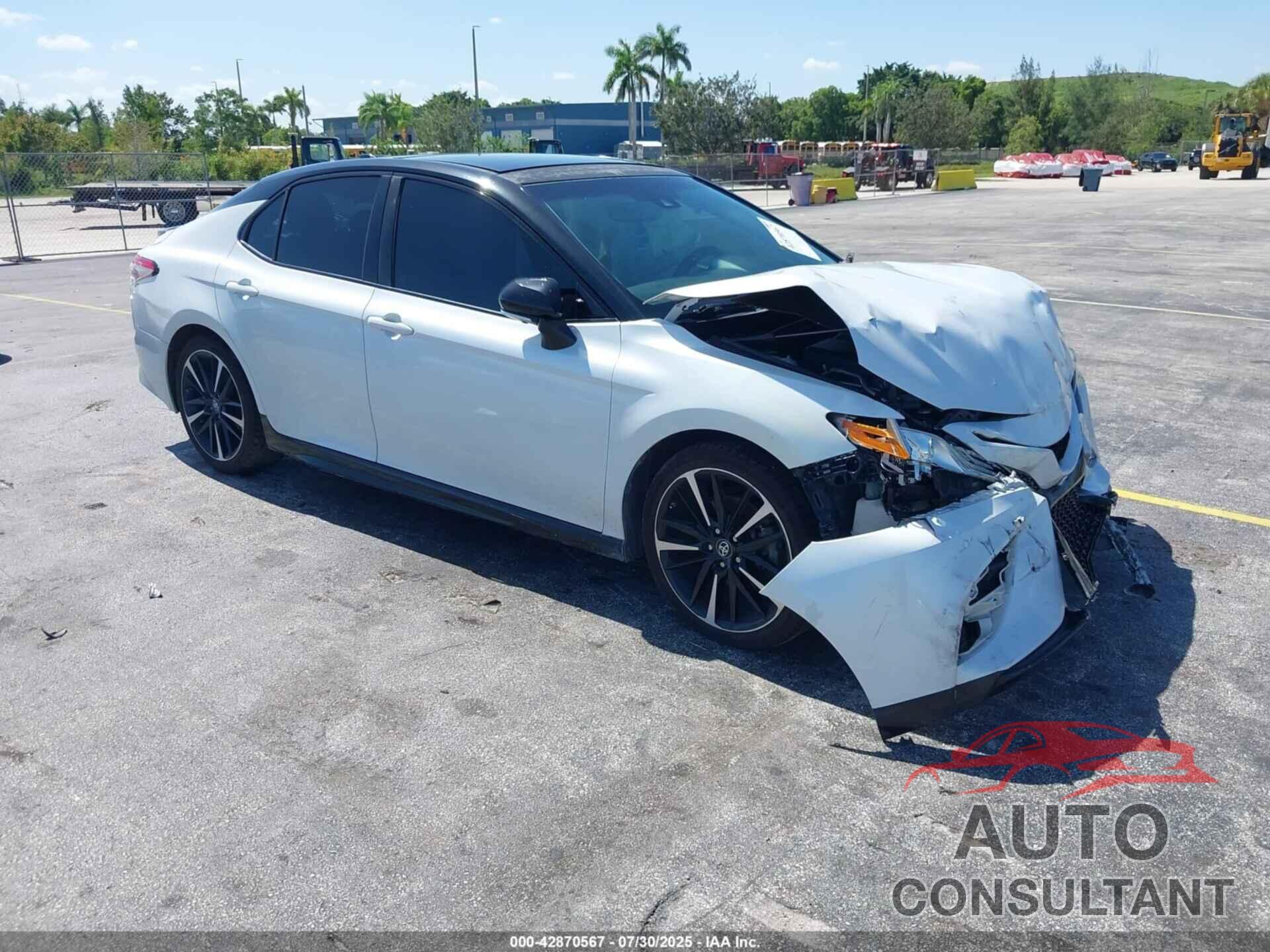 TOYOTA CAMRY 2018 - 4T1B61HK6JU033254