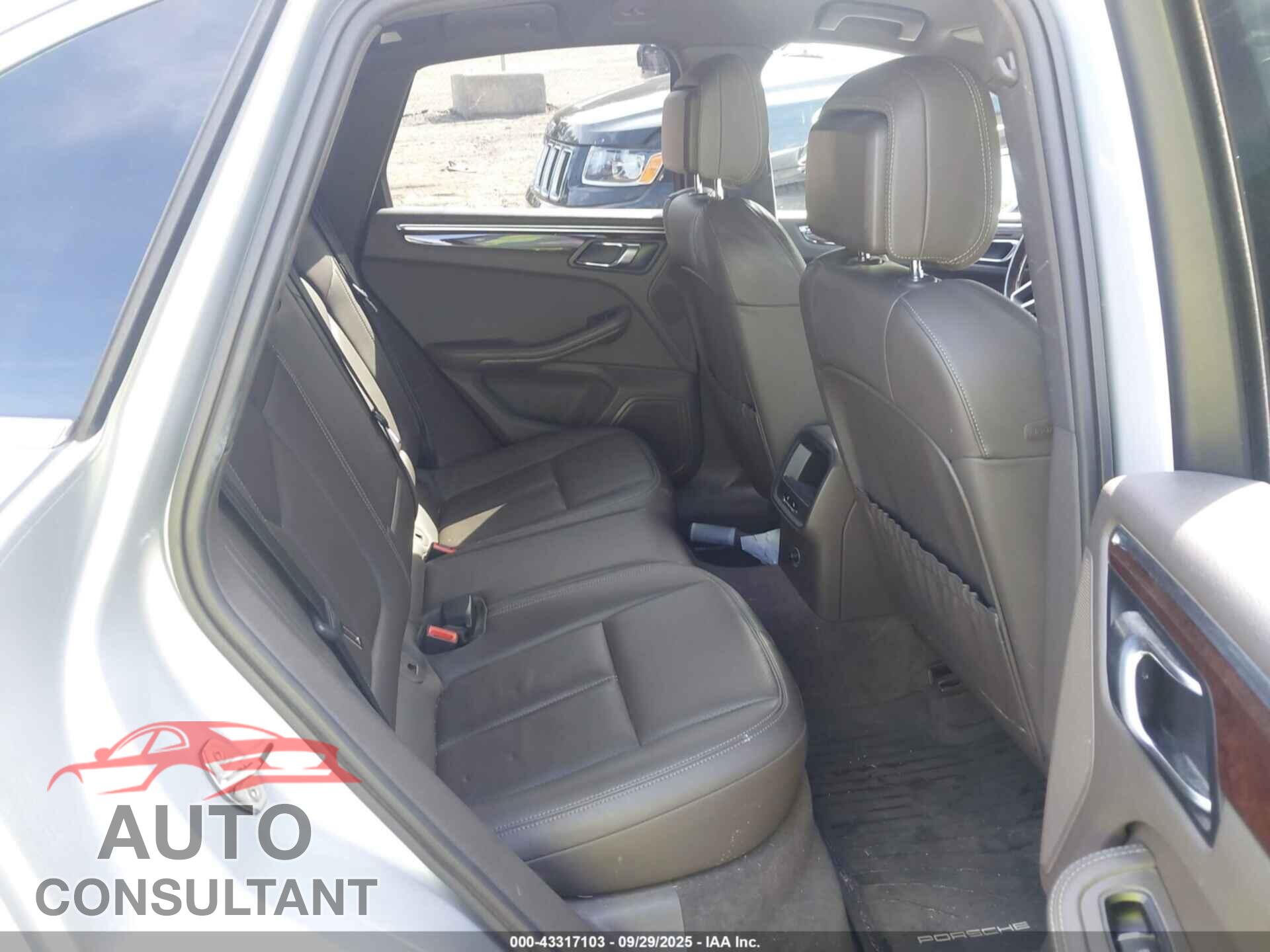PORSCHE MACAN 2015 - WP1AB2A50FLB51589