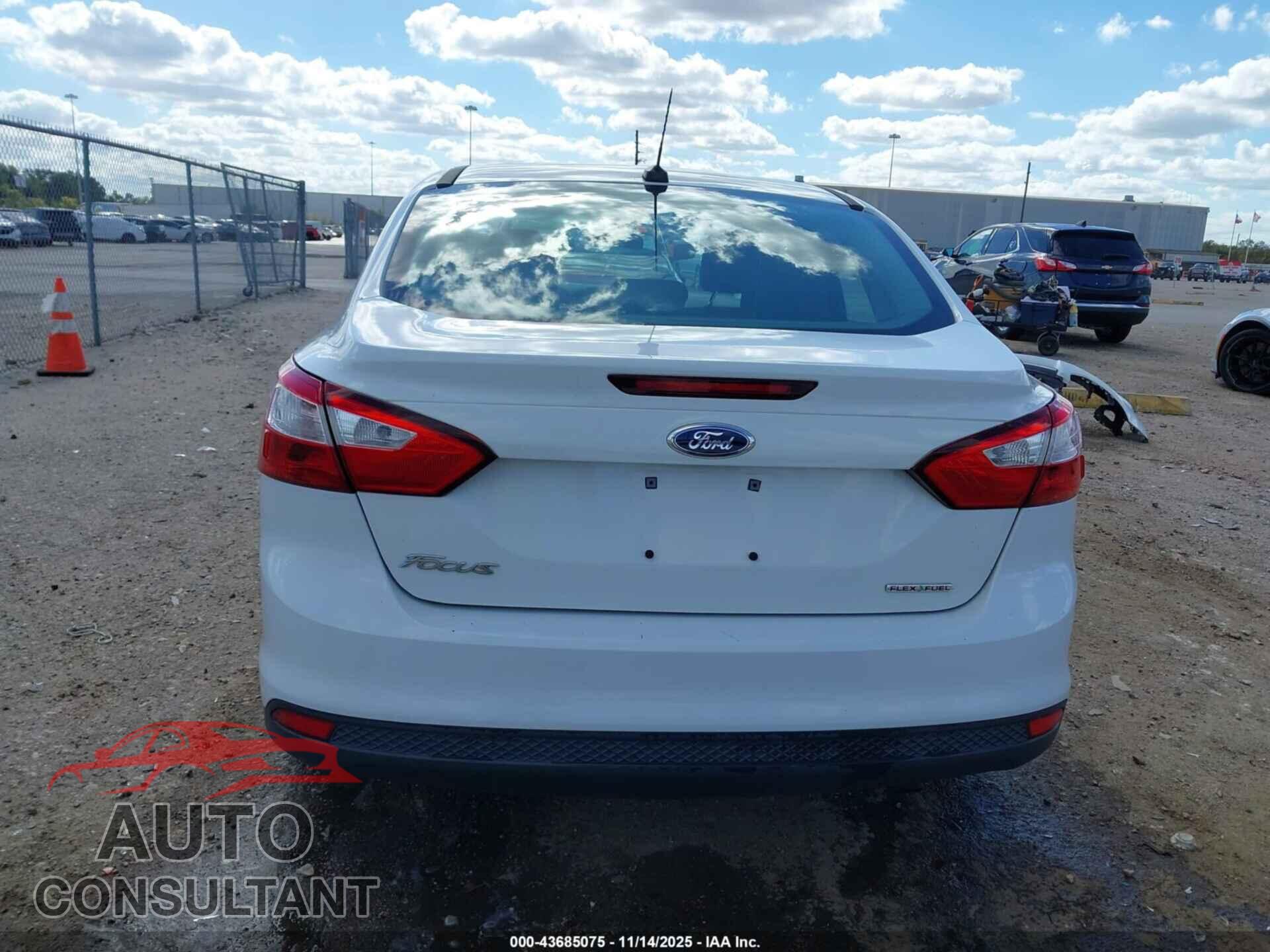 FORD FOCUS 2013 - 1FADP3E23DL372984