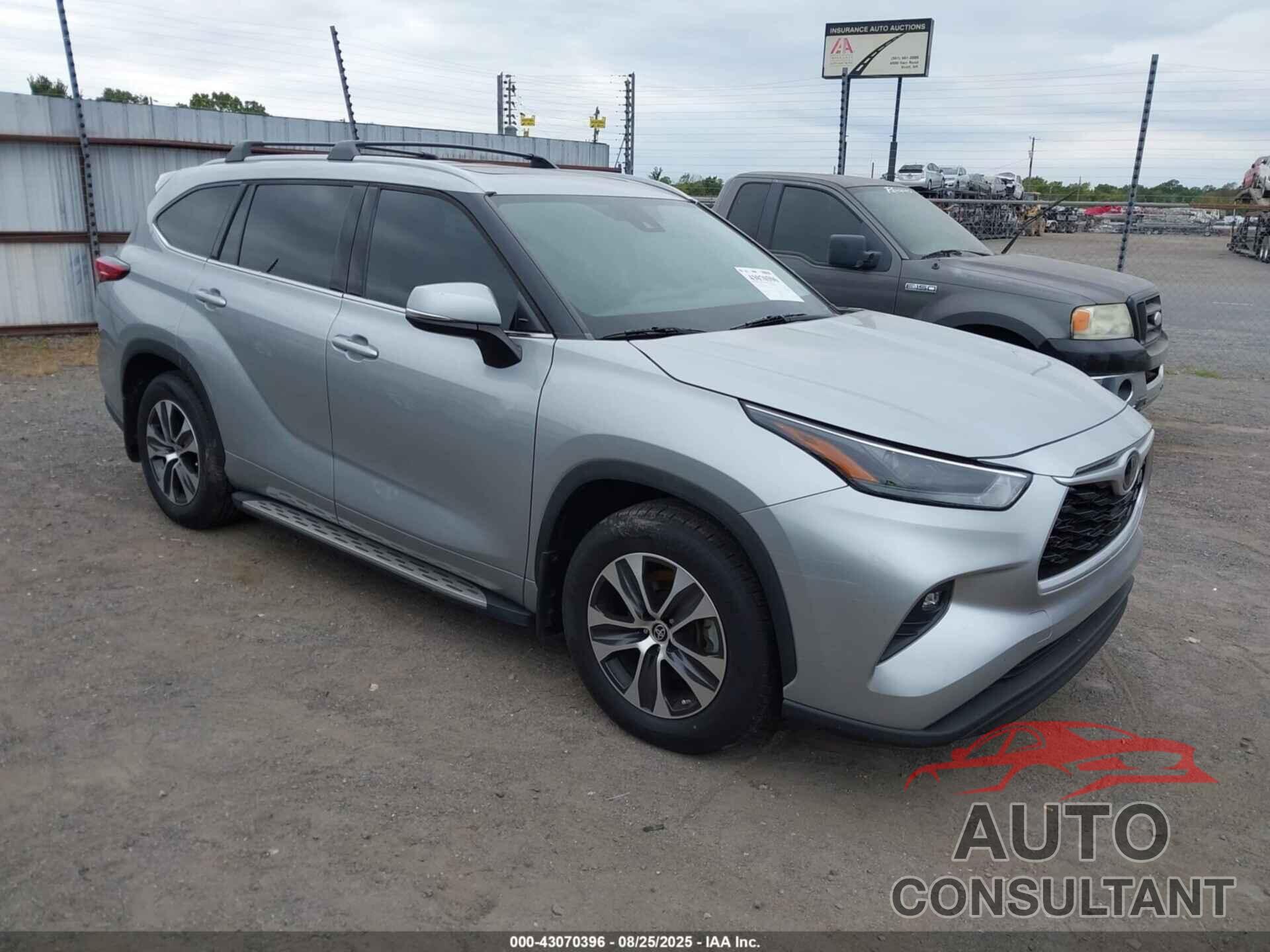 TOYOTA HIGHLANDER 2022 - 5TDGZRAH6NS549624
