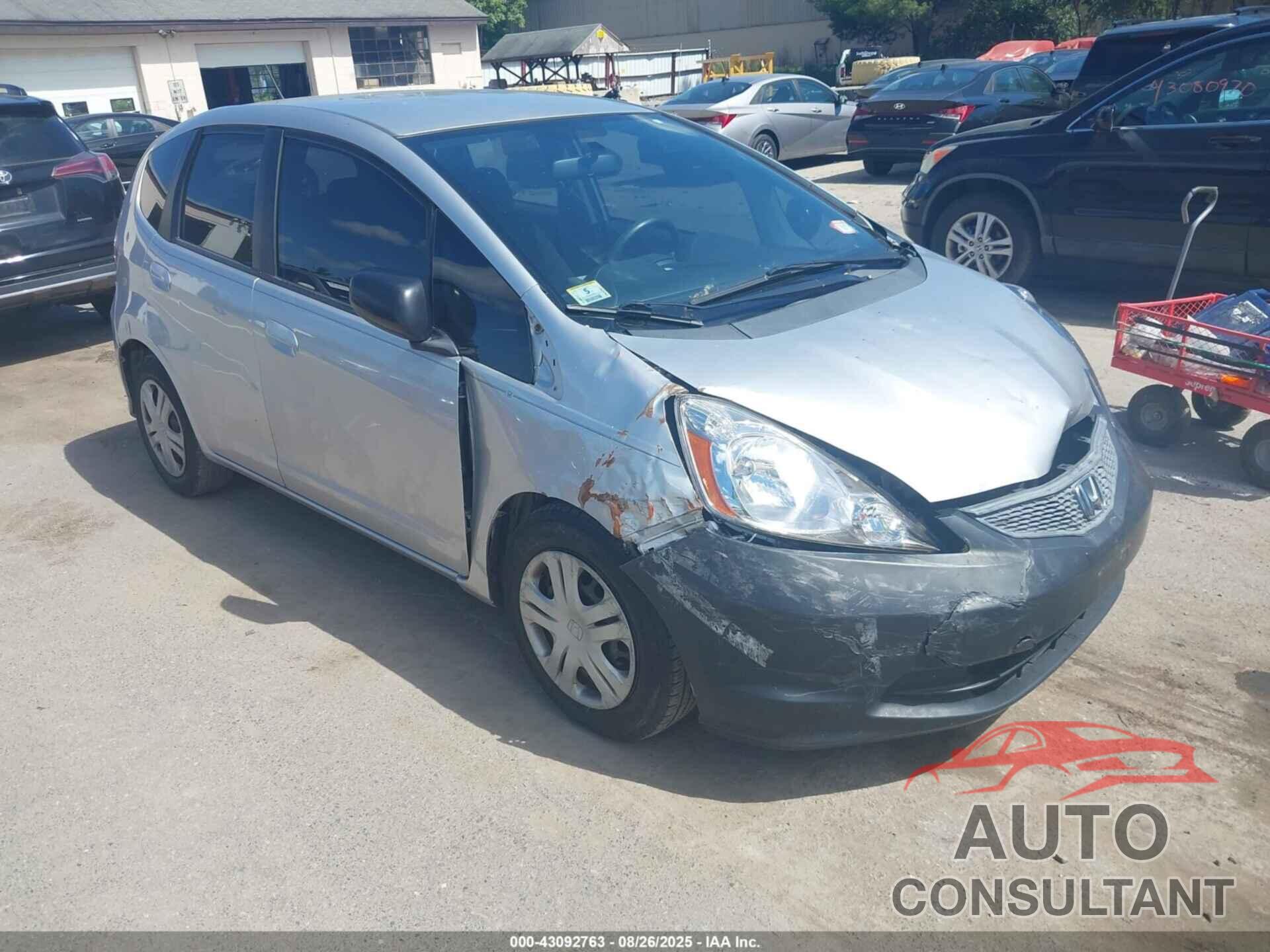 HONDA FIT 2011 - JHMGE8H32BC008548
