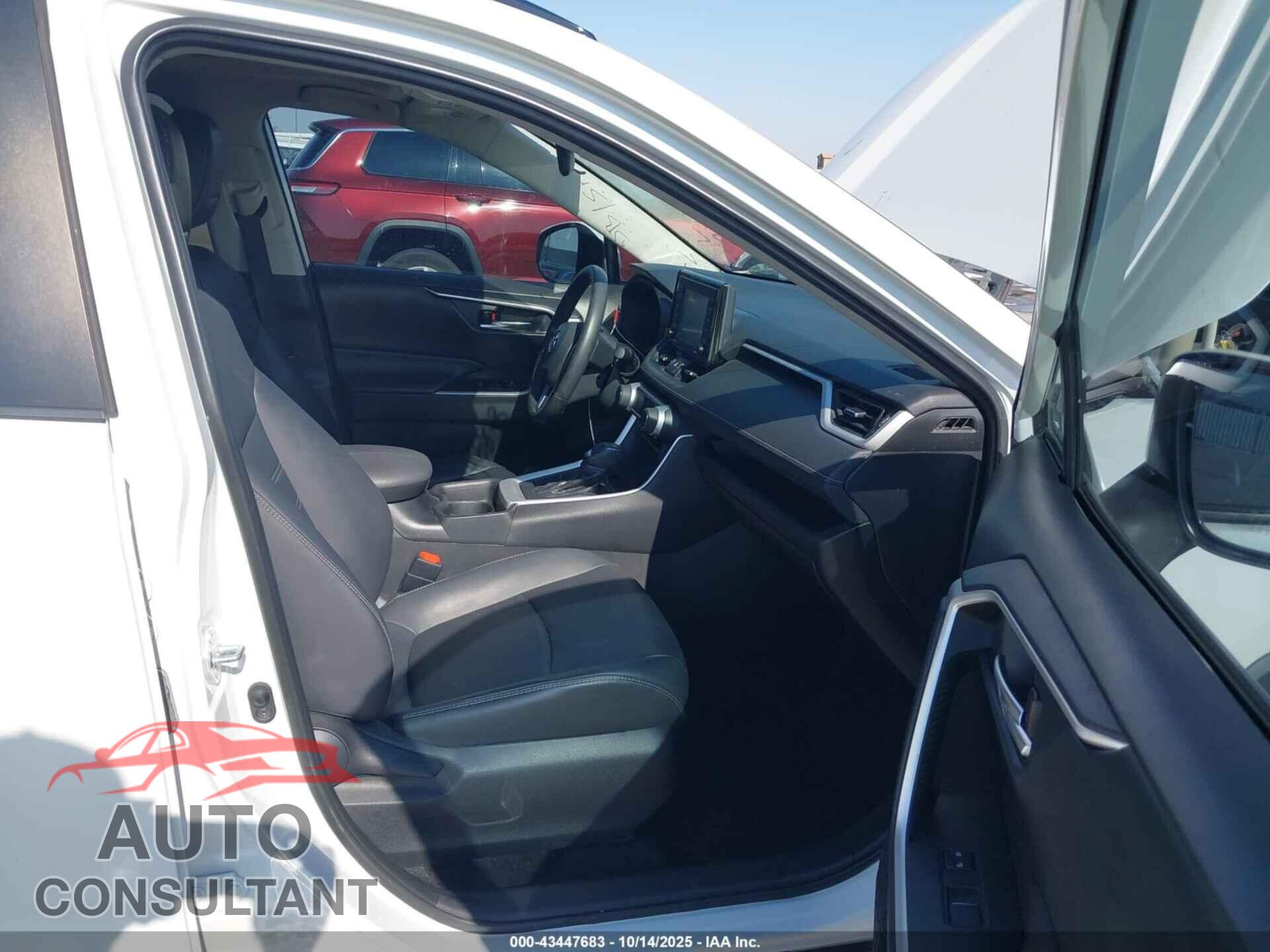 TOYOTA RAV4 2021 - 2T3C1RFV1MW159595