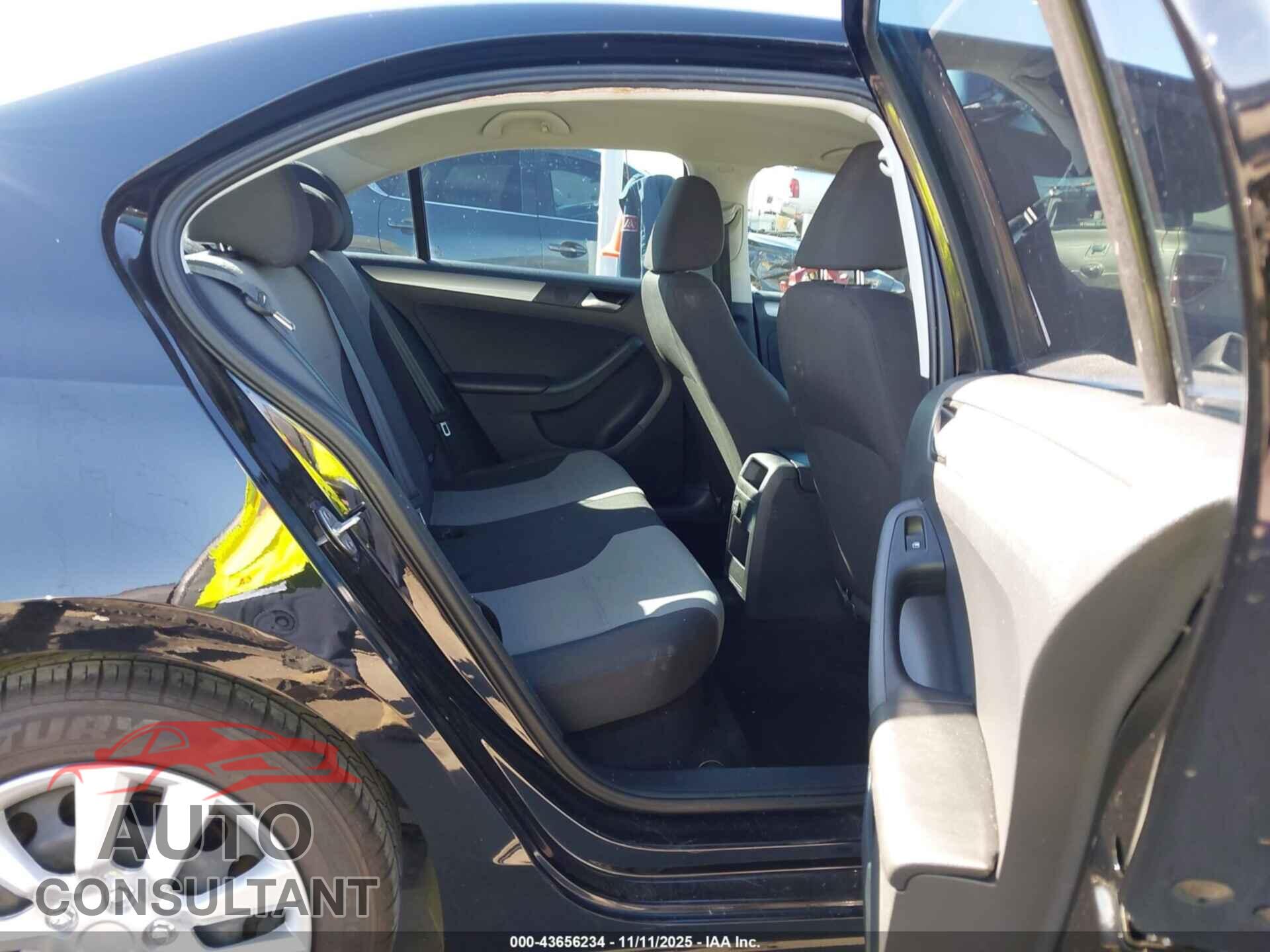 VOLKSWAGEN JETTA 2017 - 3VW2B7AJ5HM396841