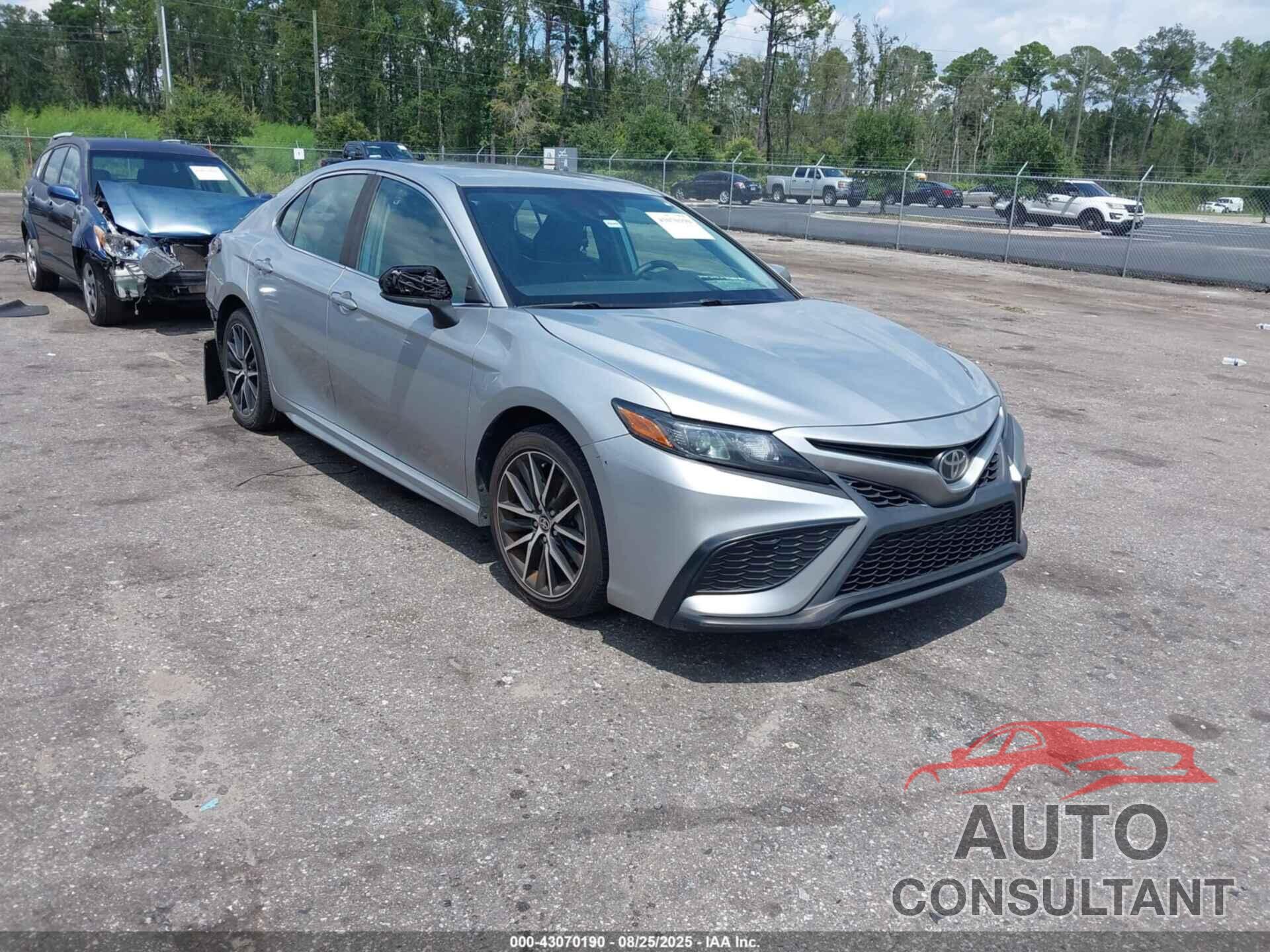 TOYOTA CAMRY 2021 - 4T1G11AK2MU407104