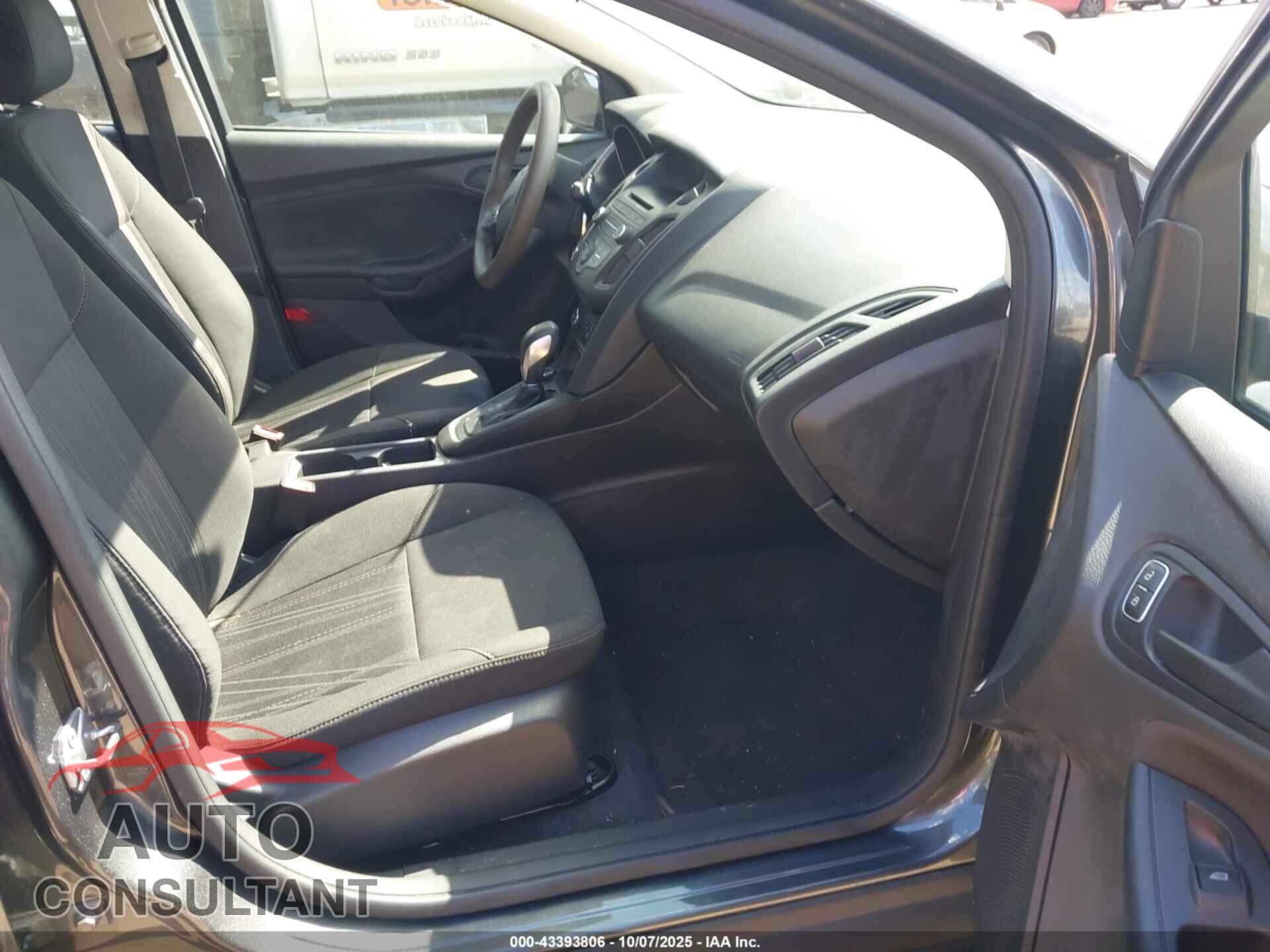 FORD FOCUS 2017 - 1FADP3E25HL208819
