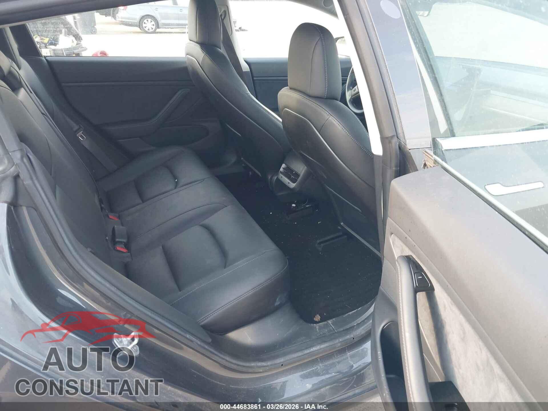 TESLA MODEL 3 2018 - 5YJ3E1EB7JF090636