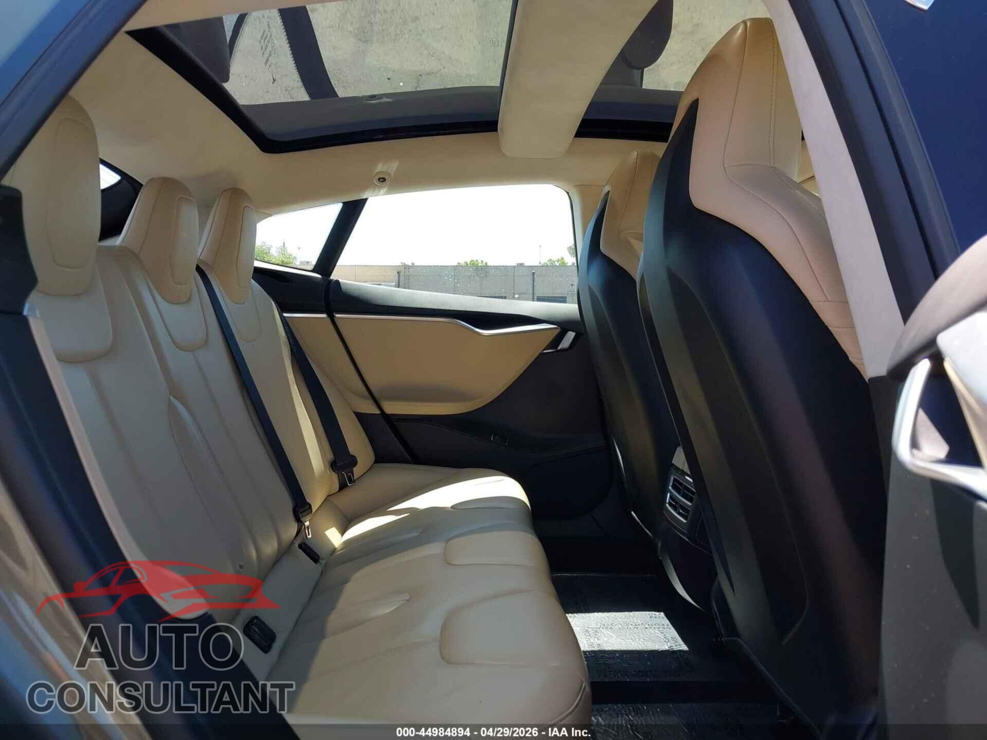 TESLA MODEL S 2015 - 5YJSA1E13FF120091