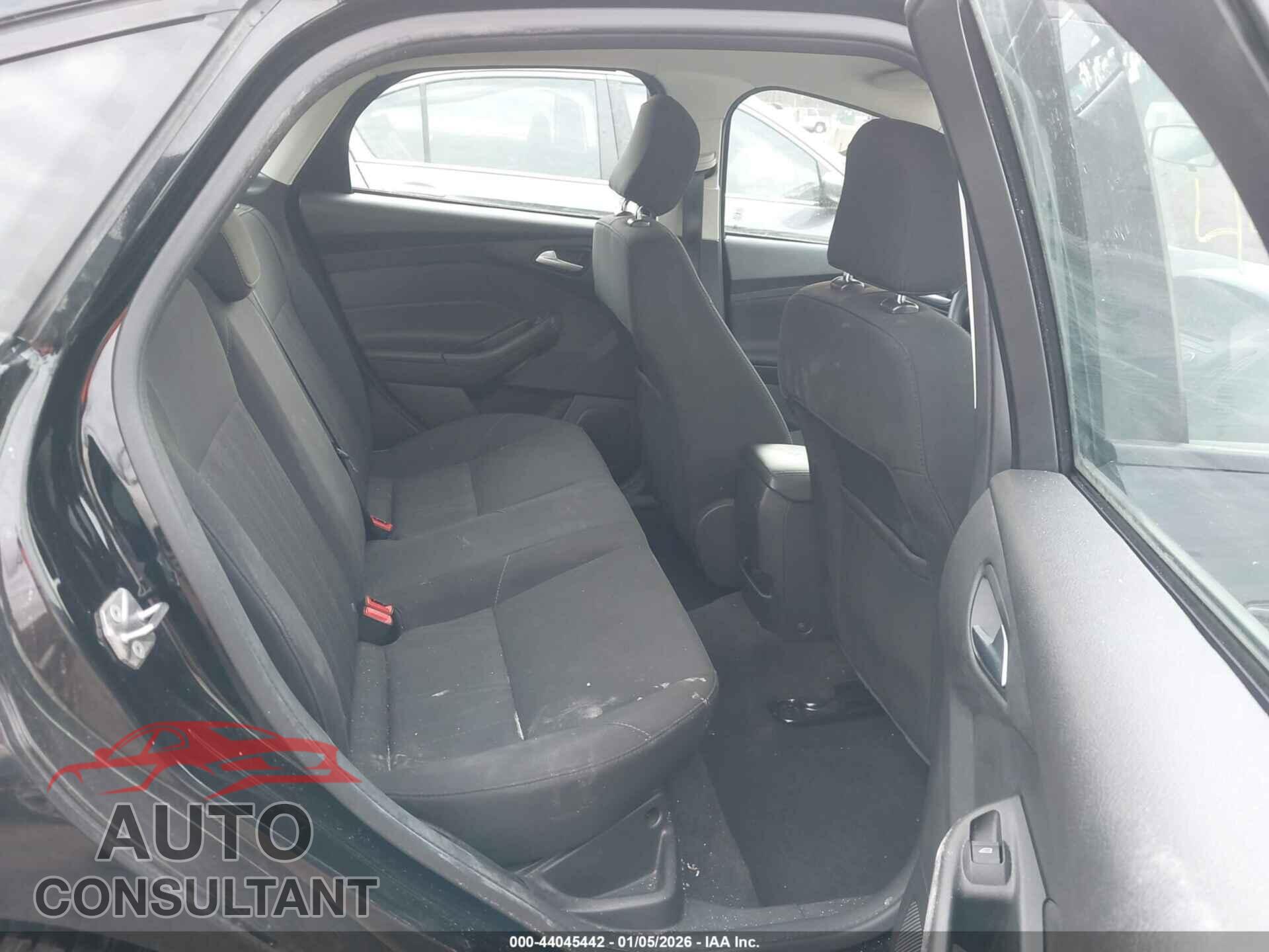 FORD FOCUS 2017 - 1FADP3F23HL325006