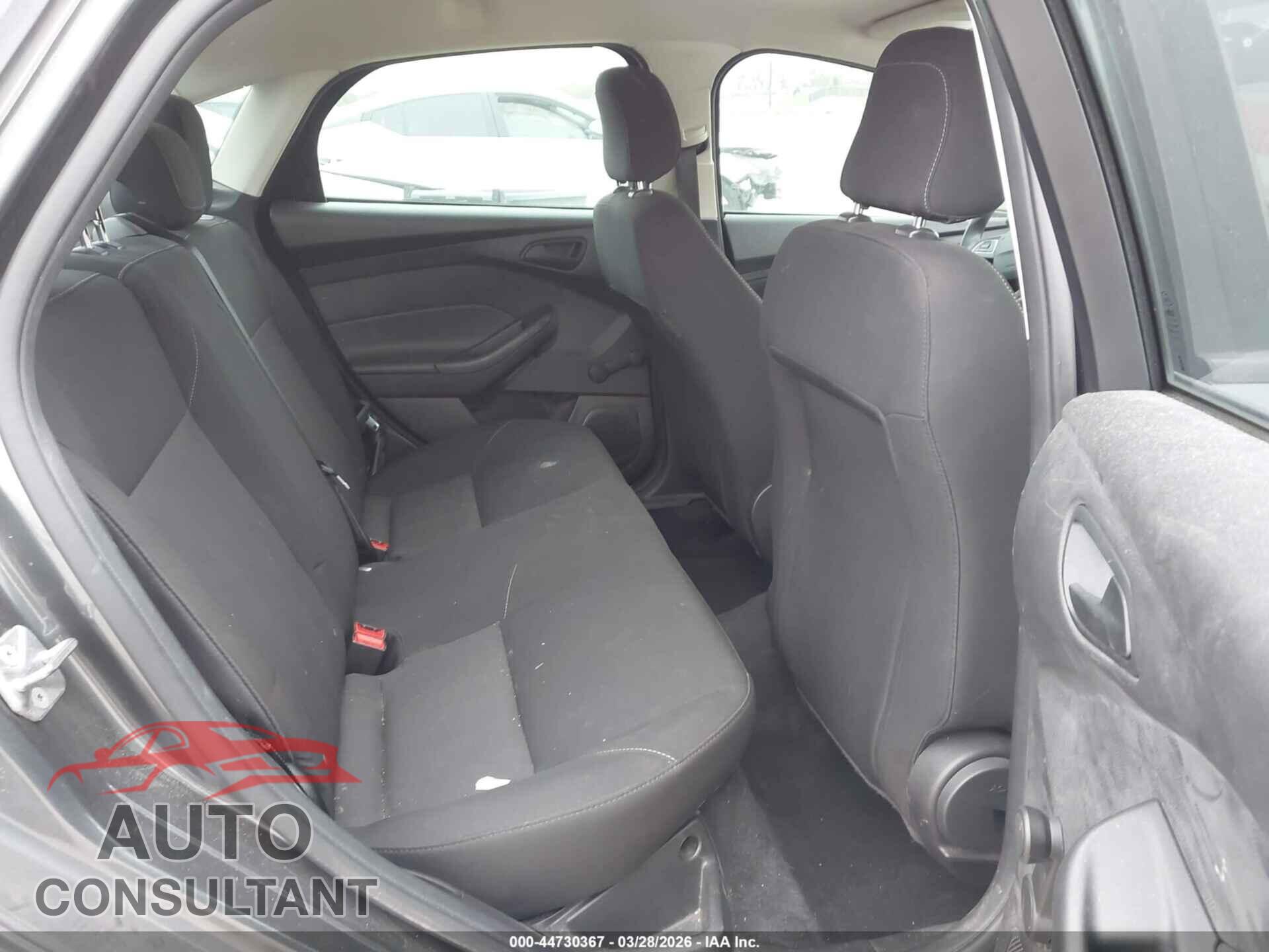 FORD FOCUS 2017 - 1FADP3E23HL347637
