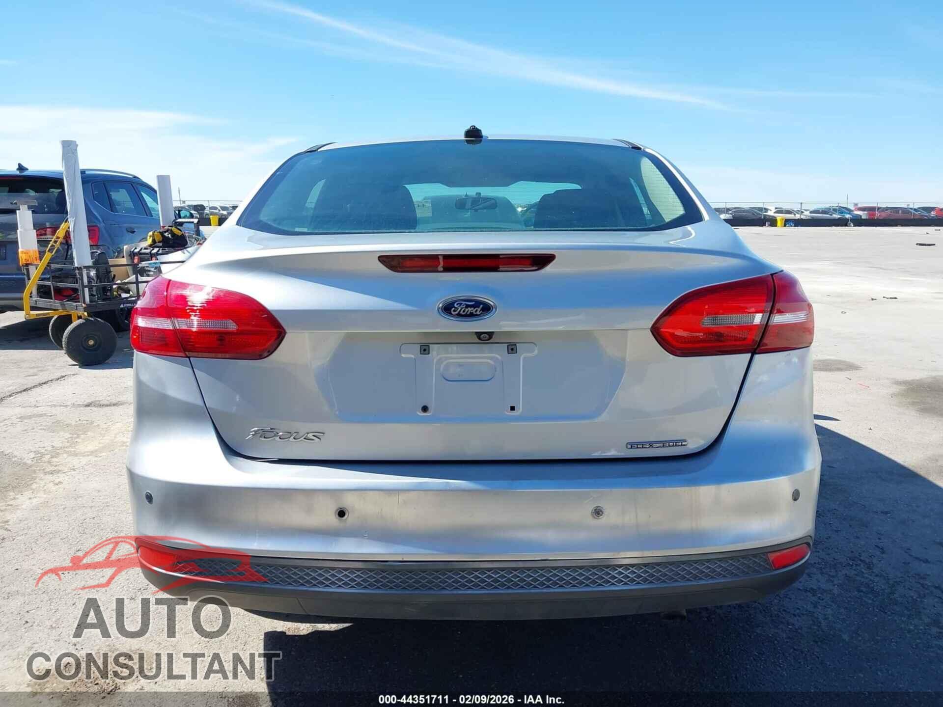 FORD FOCUS 2016 - 1FADP3E27GL366027