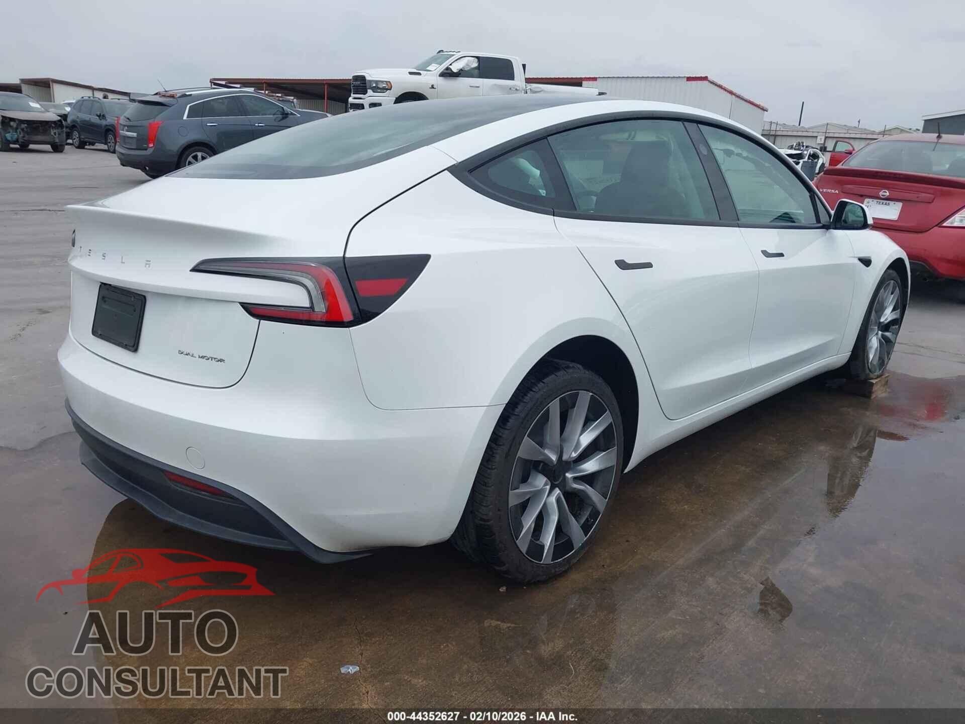 TESLA MODEL 3 2024 - 5YJ3E1EB8RF736018