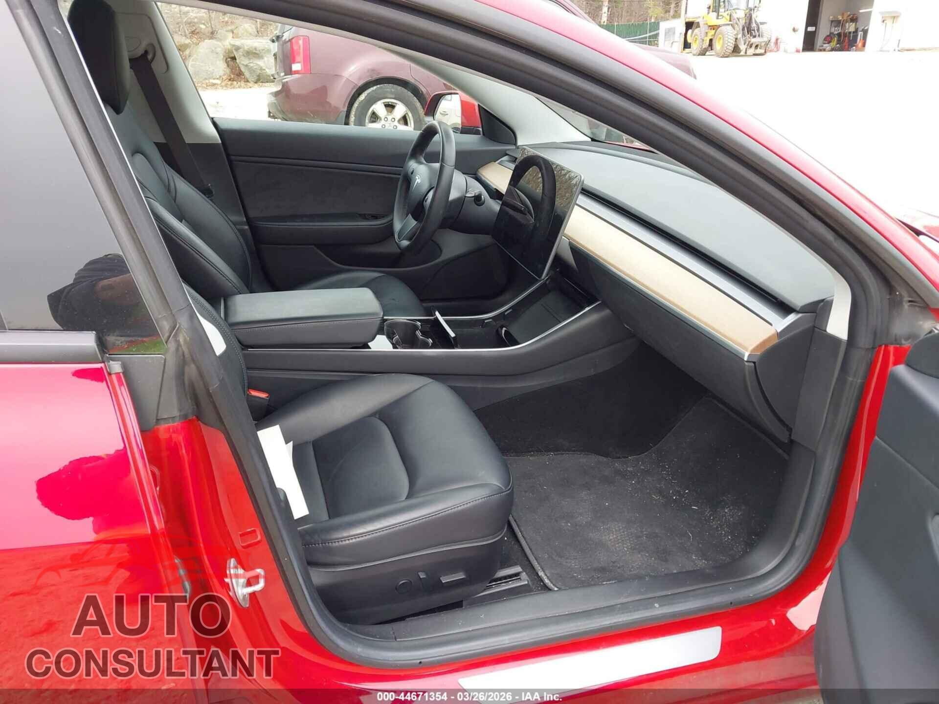 TESLA MODEL 3 2018 - 5YJ3E1EB4JF087841