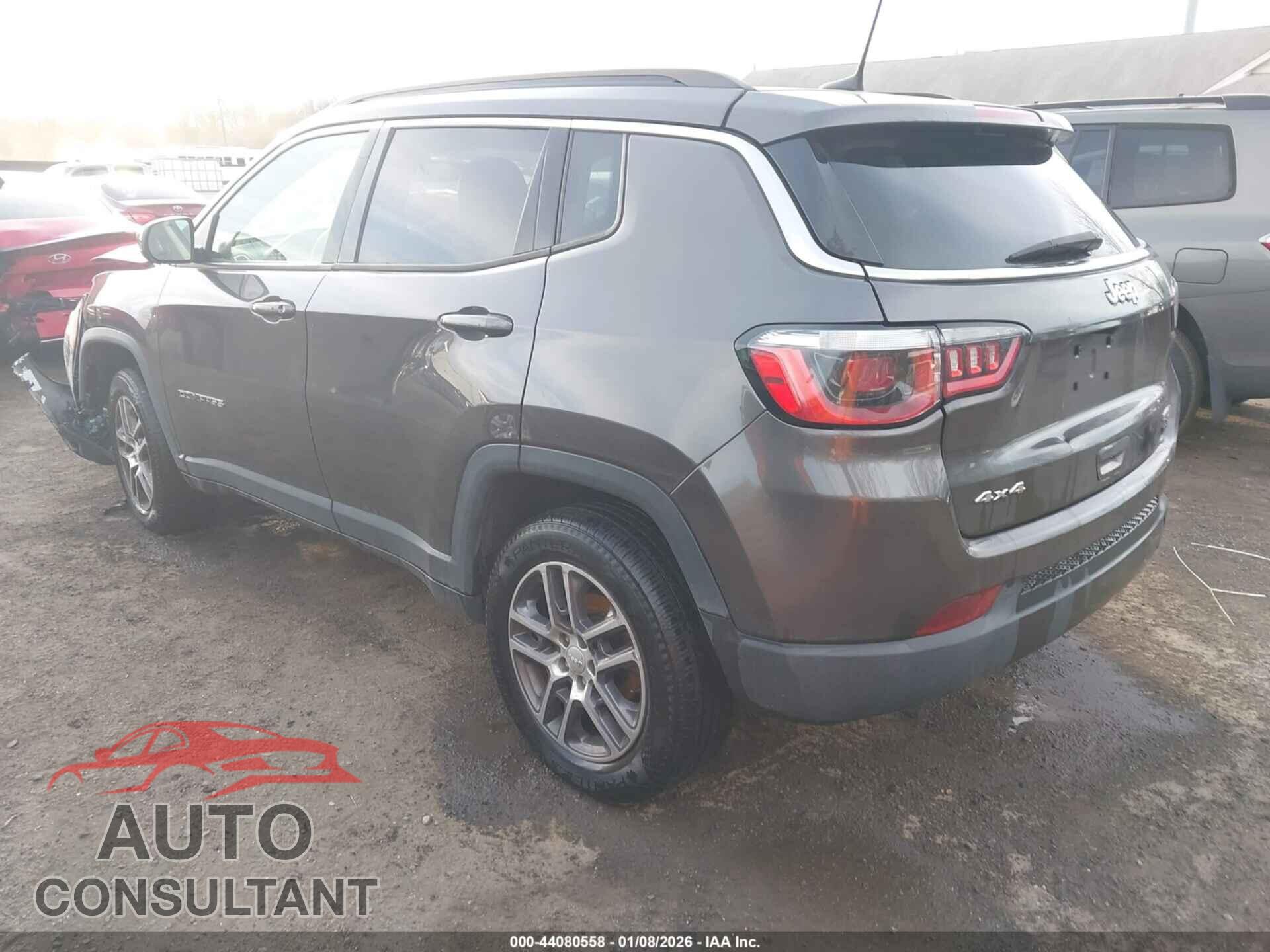 JEEP COMPASS 2018 - 3C4NJDBB7JT114395