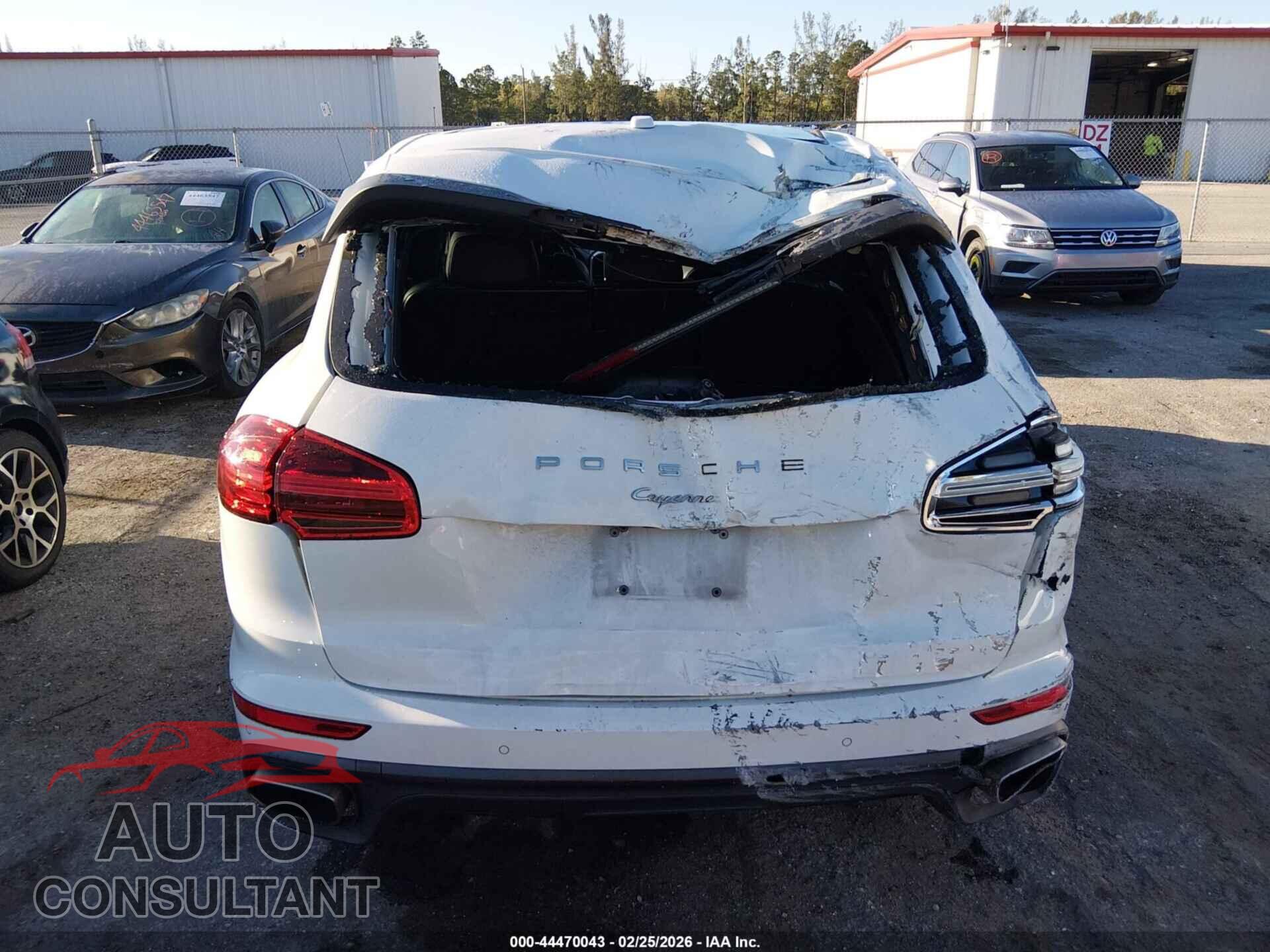 PORSCHE CAYENNE 2017 - WP1AA2A27HKA81851