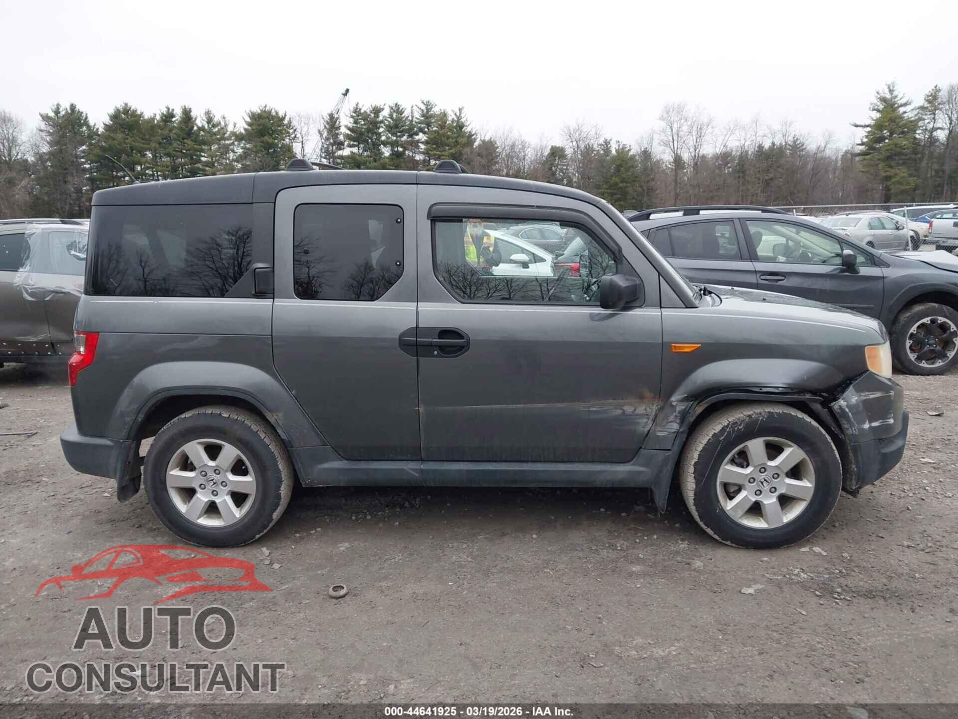 HONDA ELEMENT 2011 - 5J6YH2H76BL004008