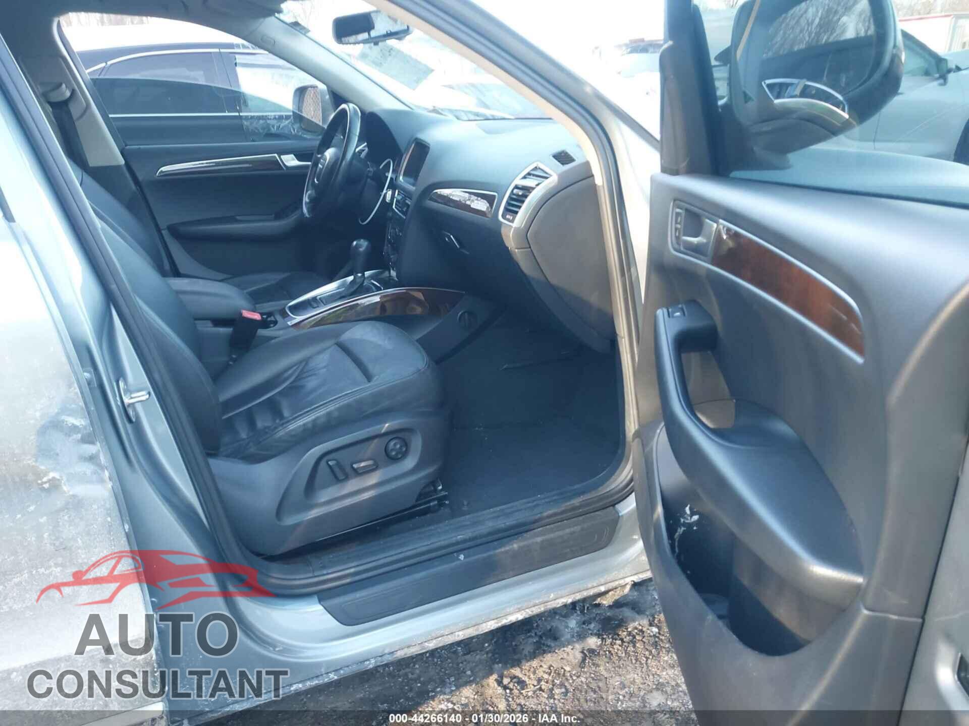 AUDI Q5 2011 - WA1CFAFP1BA012445