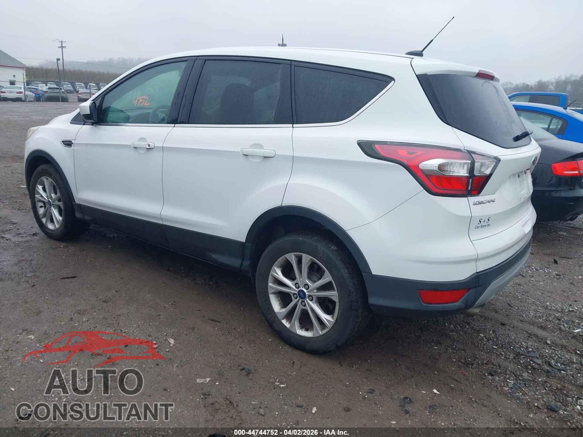 FORD ESCAPE 2017 - 1FMCU9GD1HUB00011