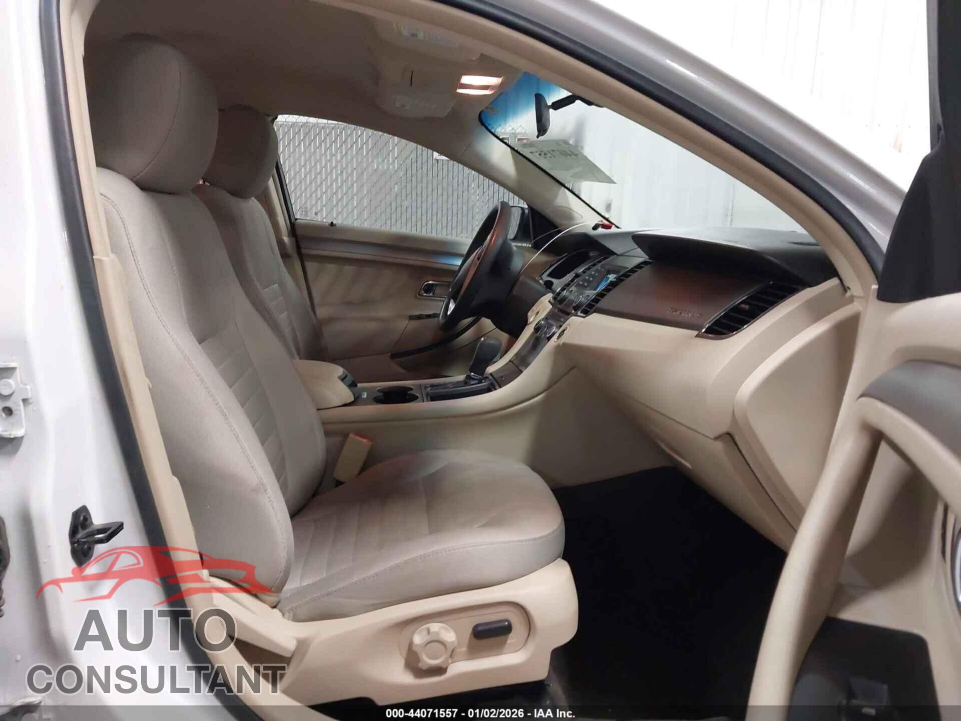 FORD TAURUS 2015 - 1FAHP2D85FG157183