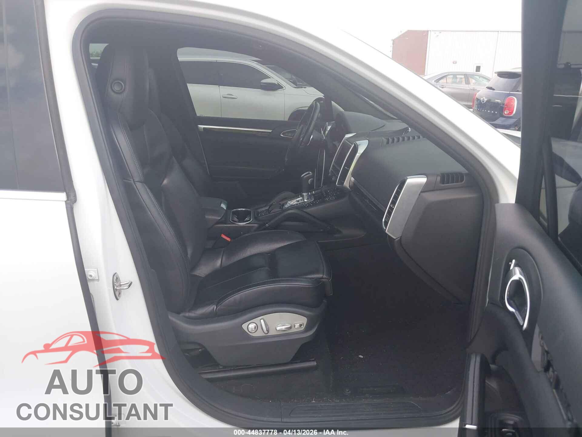 PORSCHE CAYENNE 2012 - WP1AA2A2XCLA08413