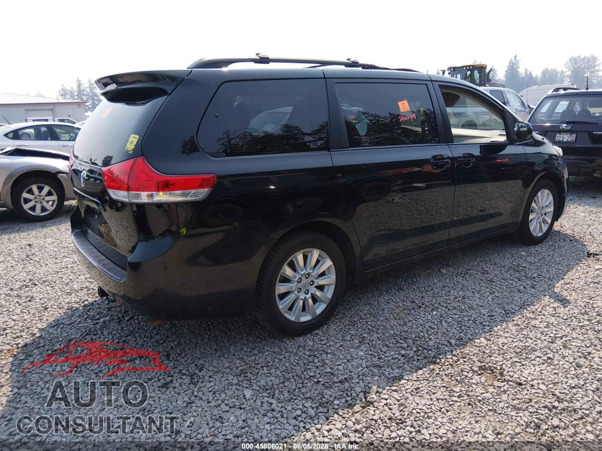 TOYOTA SIENNA 2013 - 5TDDK3DC8DS063349