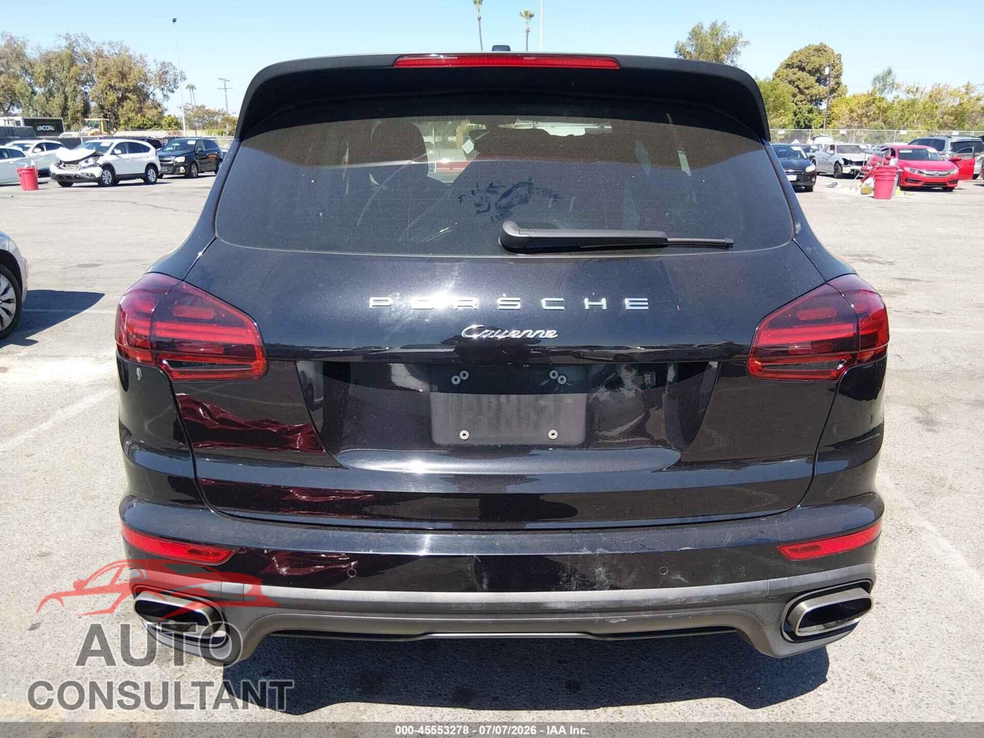 PORSCHE CAYENNE 2016 - WP1AA2A21GKA10868