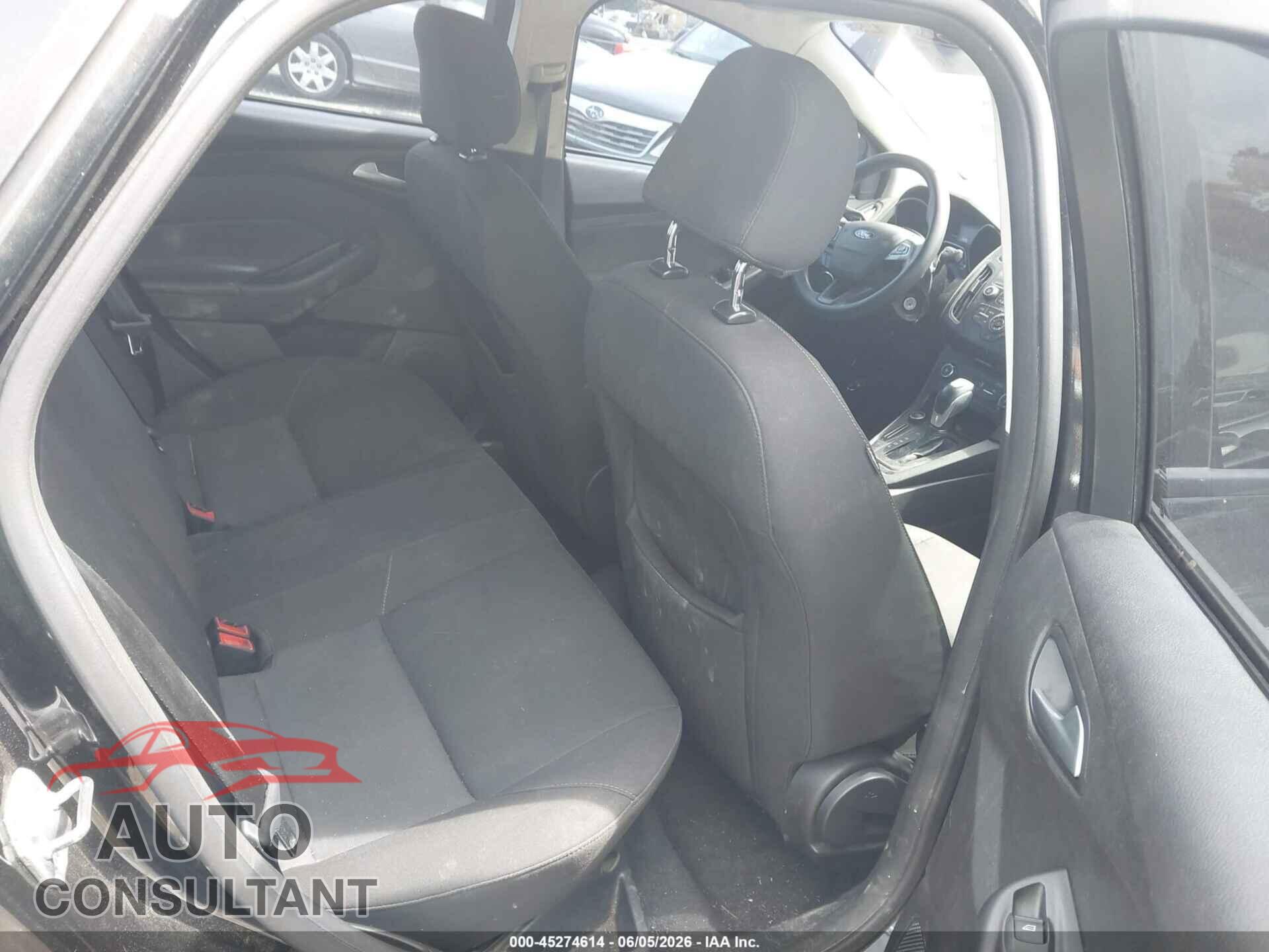 FORD FOCUS 2015 - 1FADP3F27FL296347