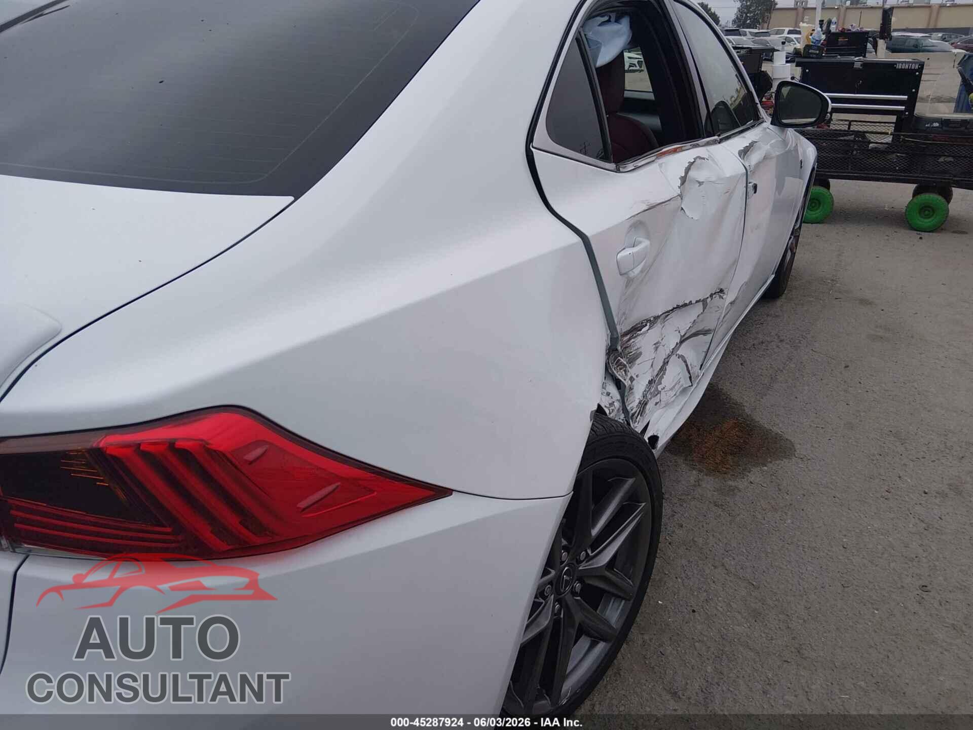 LEXUS IS 200T 2017 - JTHBA1D29H5045250