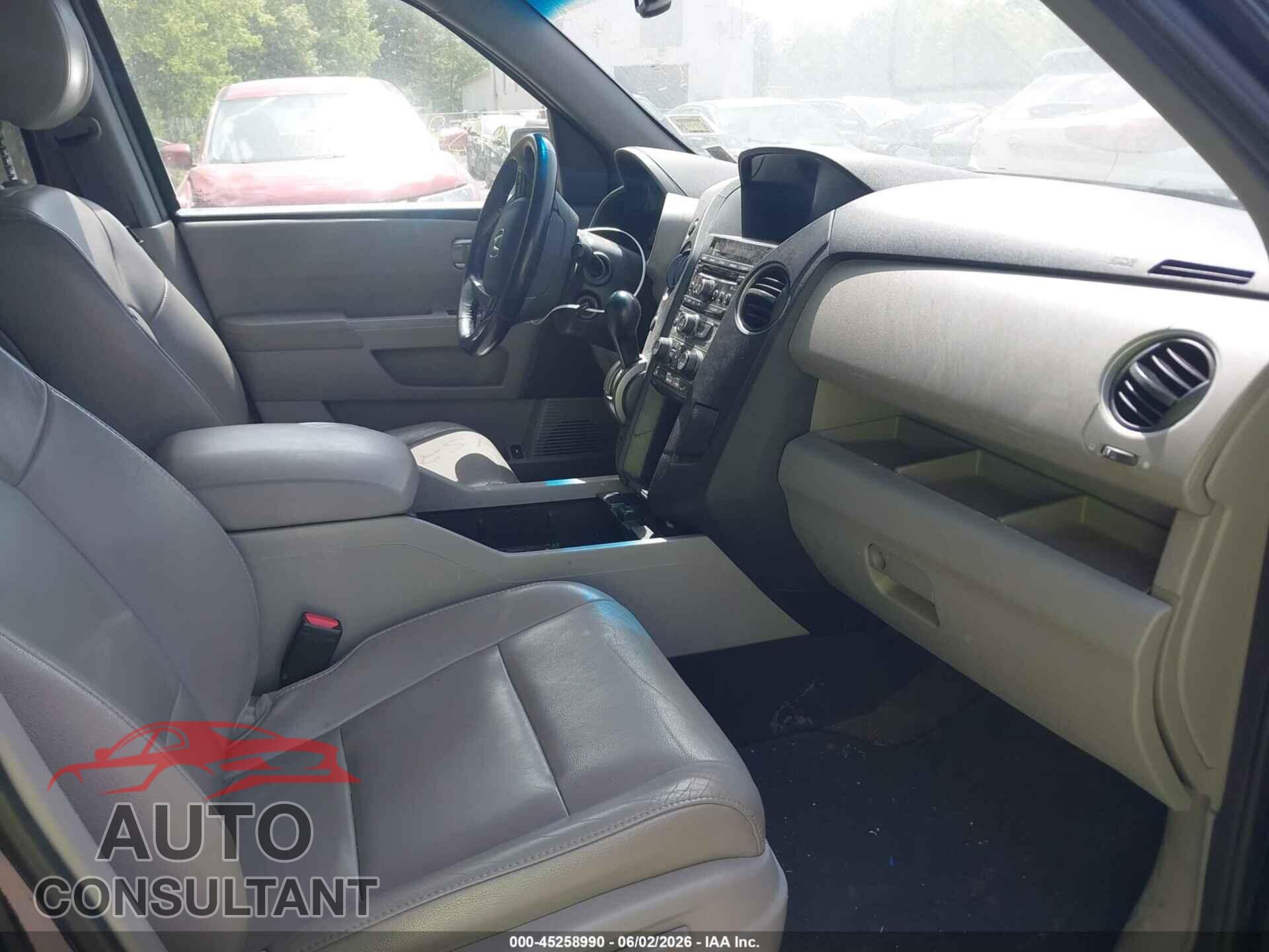 HONDA PILOT 2015 - 5FNYF4H53FB067677