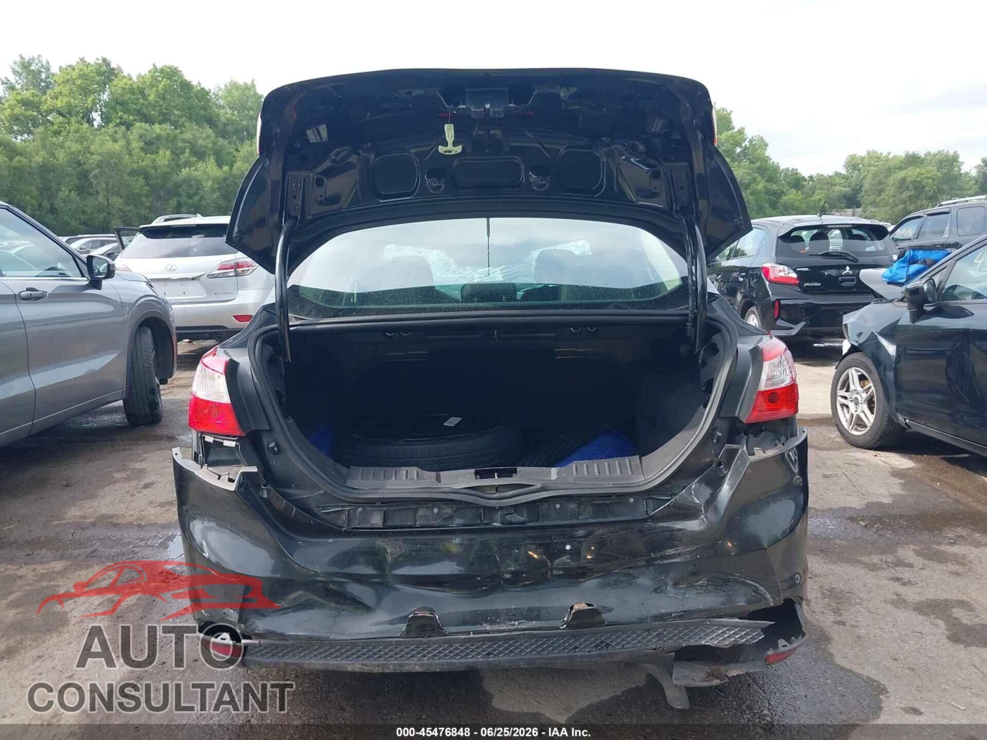 FORD FOCUS 2014 - 1FADP3F28EL137318