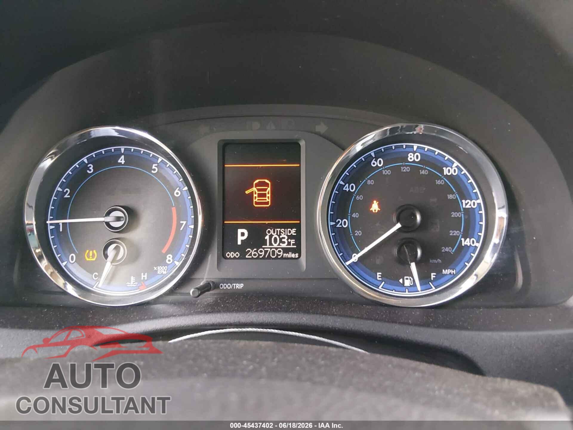 TOYOTA COROLLA 2018 - 2T1BURHE1JC081146