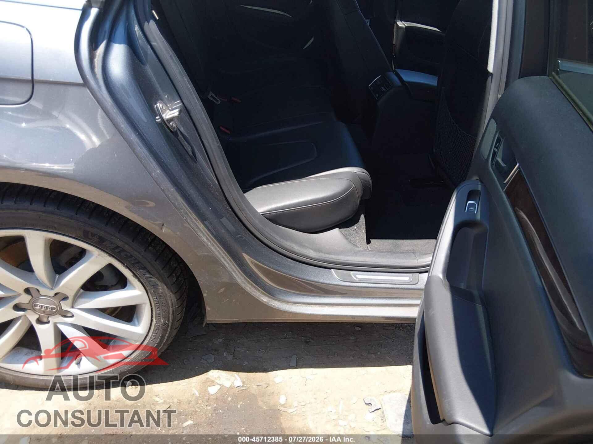 AUDI A4 2013 - WAUFFAFL2DA140077