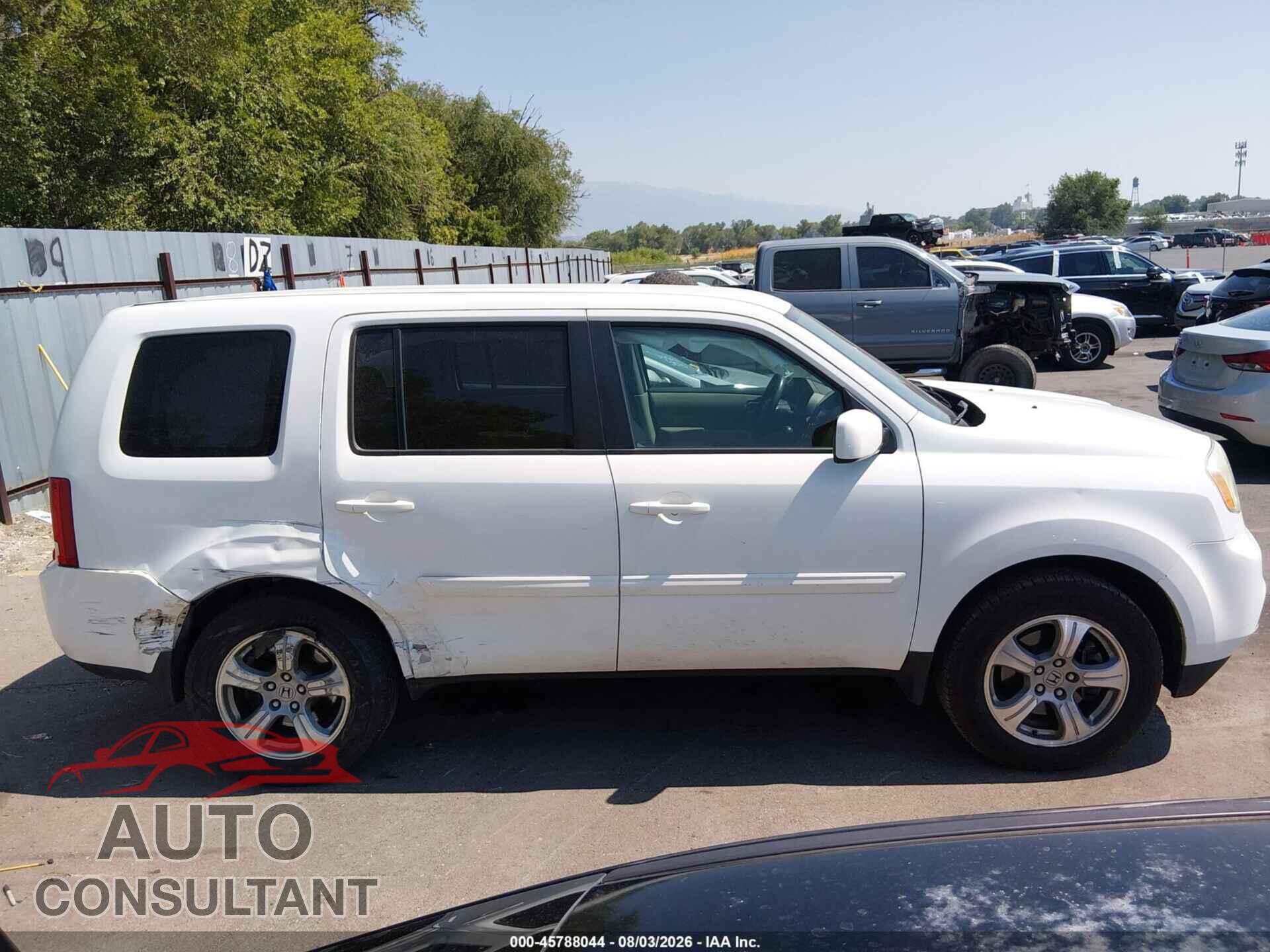 HONDA PILOT 2013 - 5FNYF4H40DB044894