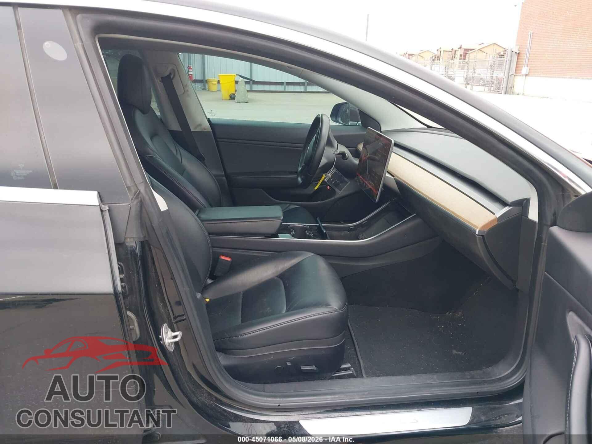 TESLA MODEL 3 2019 - 5YJ3E1EA0KF306027