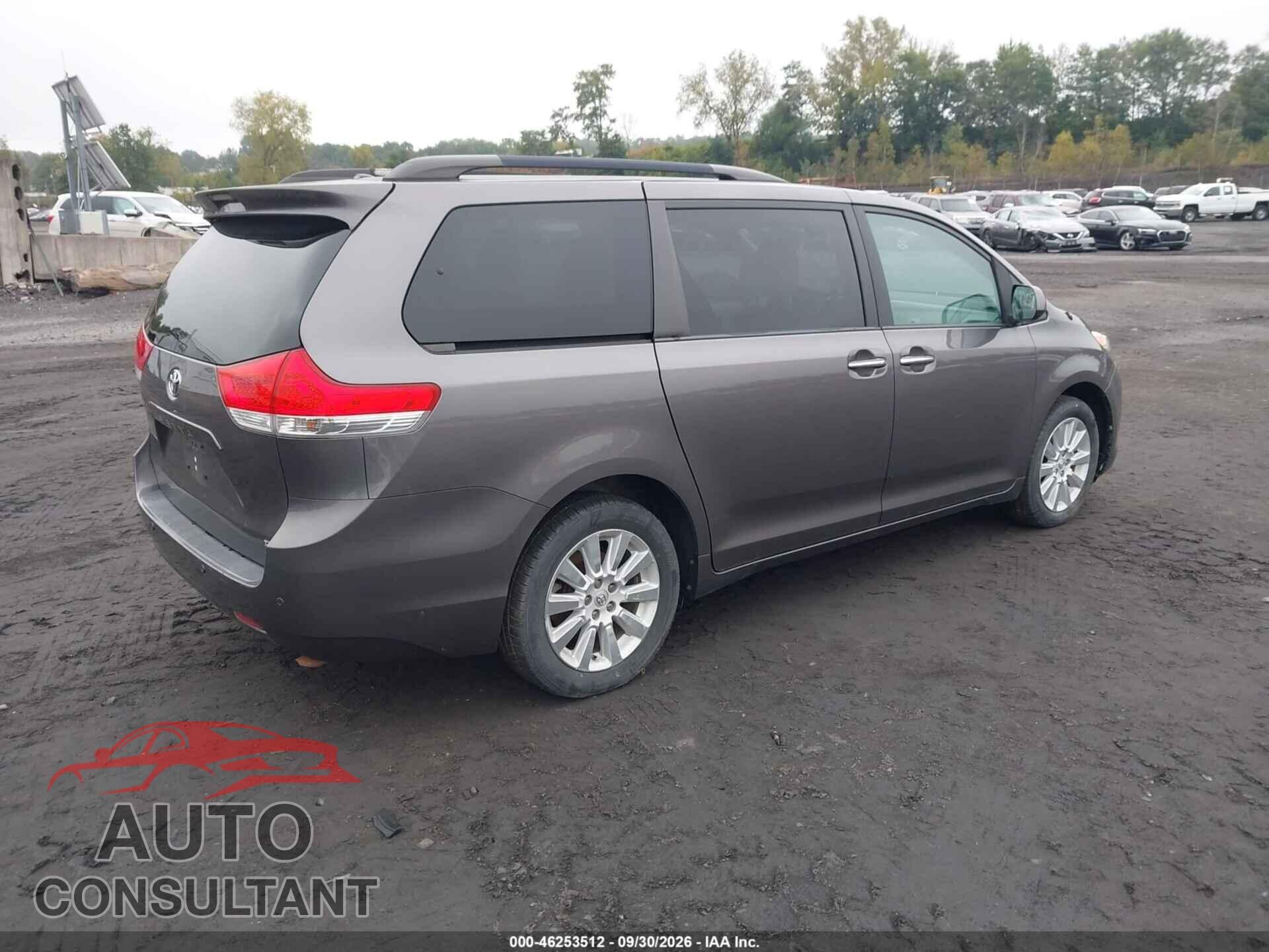 TOYOTA SIENNA 2013 - 5TDDK3DC8DS058281