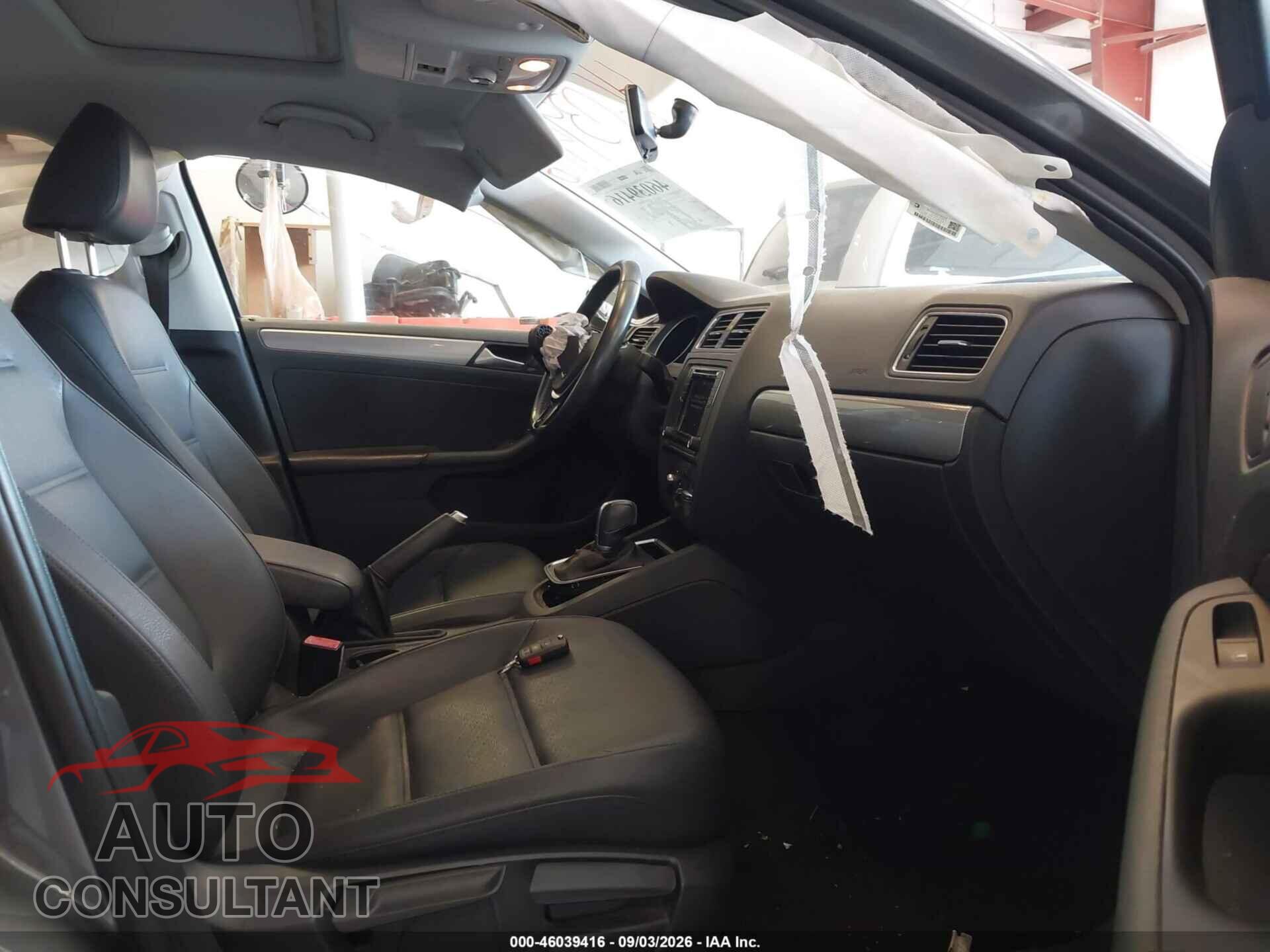 VOLKSWAGEN JETTA 2017 - 3VWDB7AJXHM301070