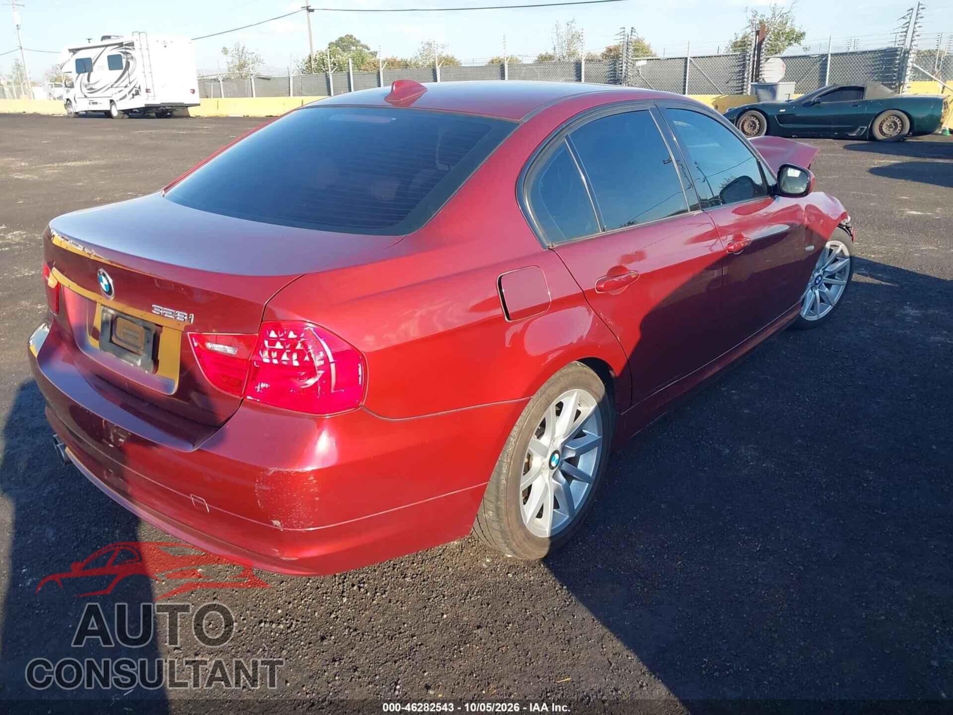 BMW 328I 2011 - WBAPH5G59BNM80211