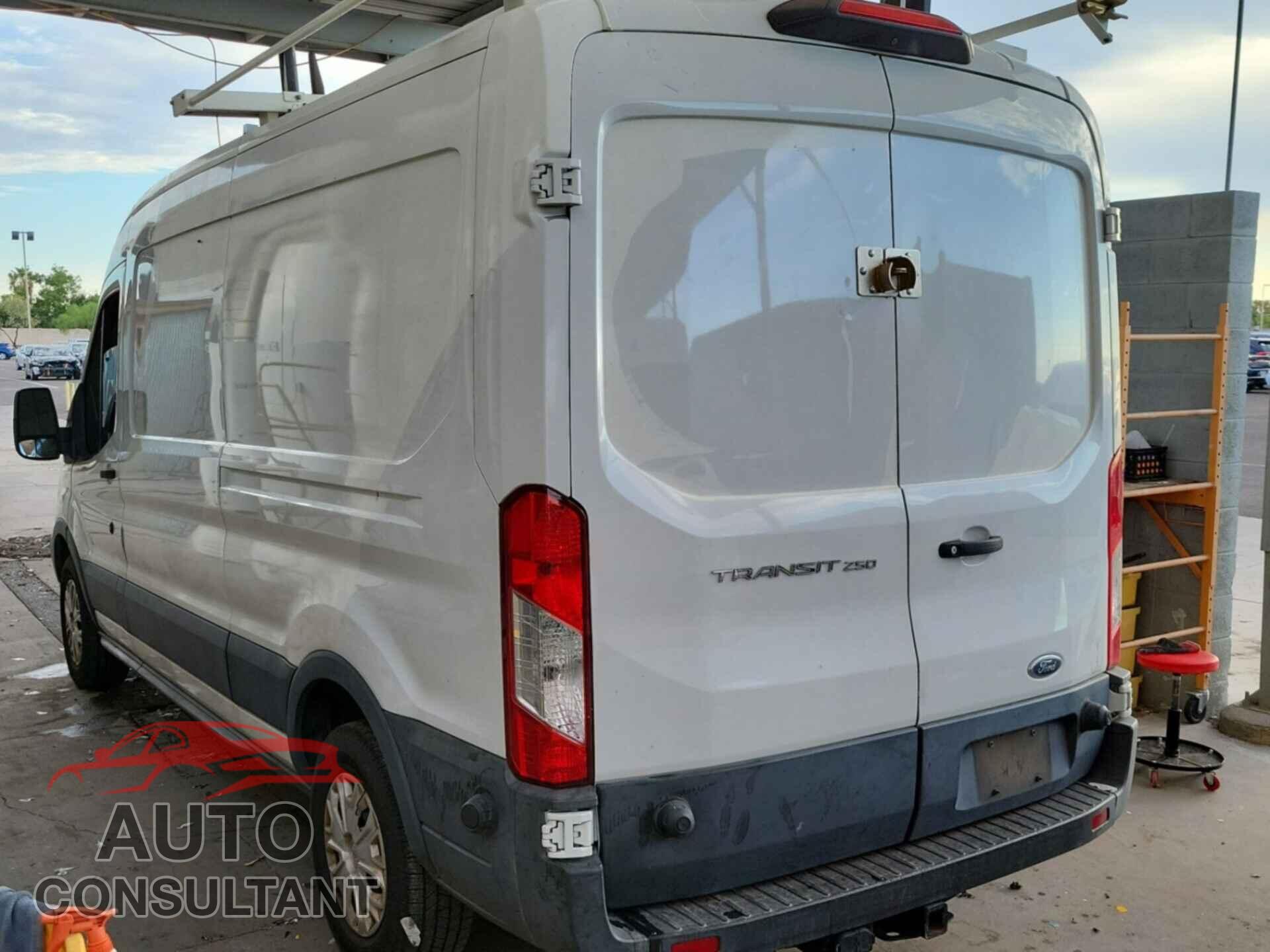 FORD TRANSIT 2018 - 1FTYR2CM9JKA33233