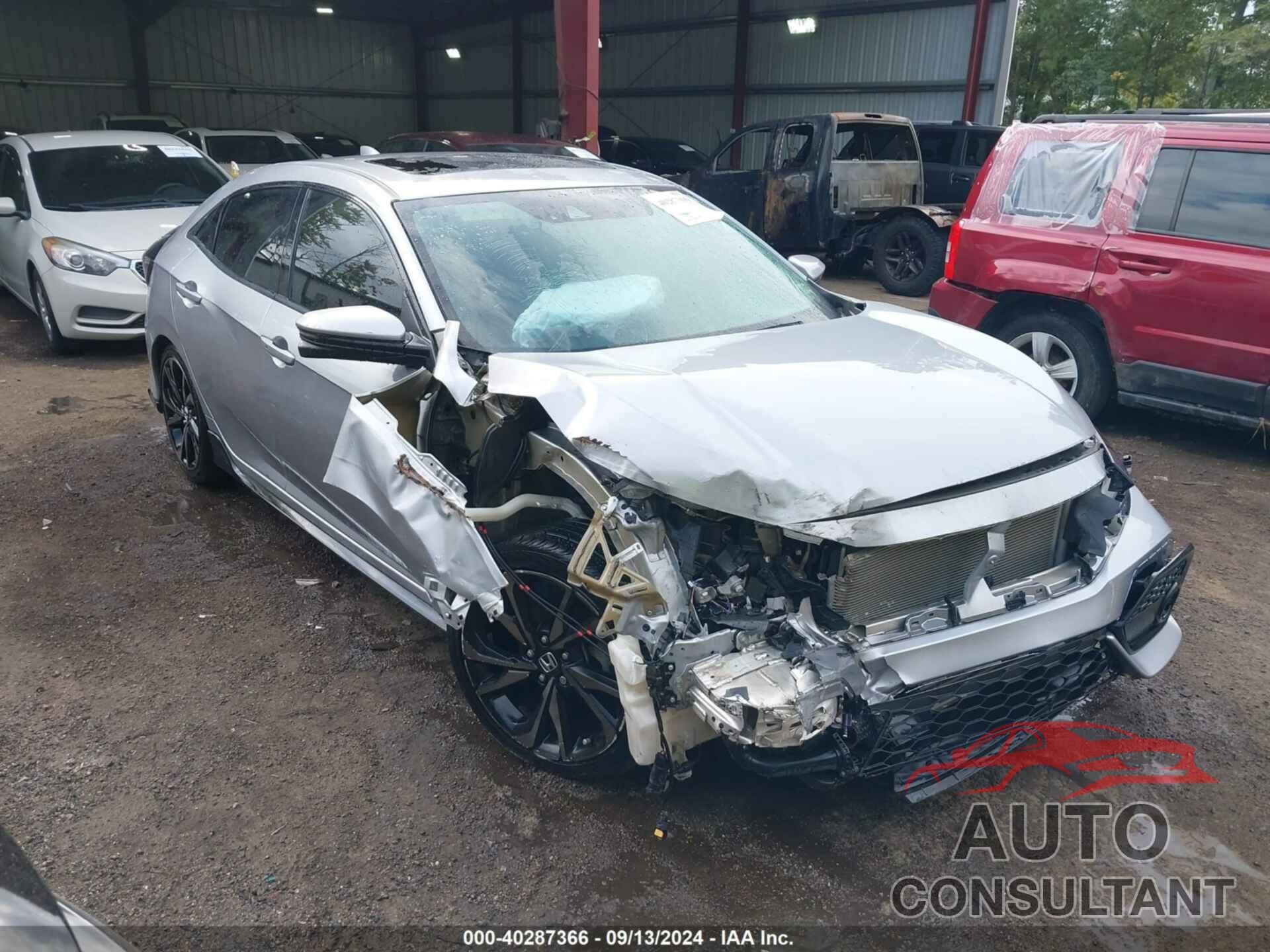 HONDA CIVIC 2018 - SHHFK7H99JU219704