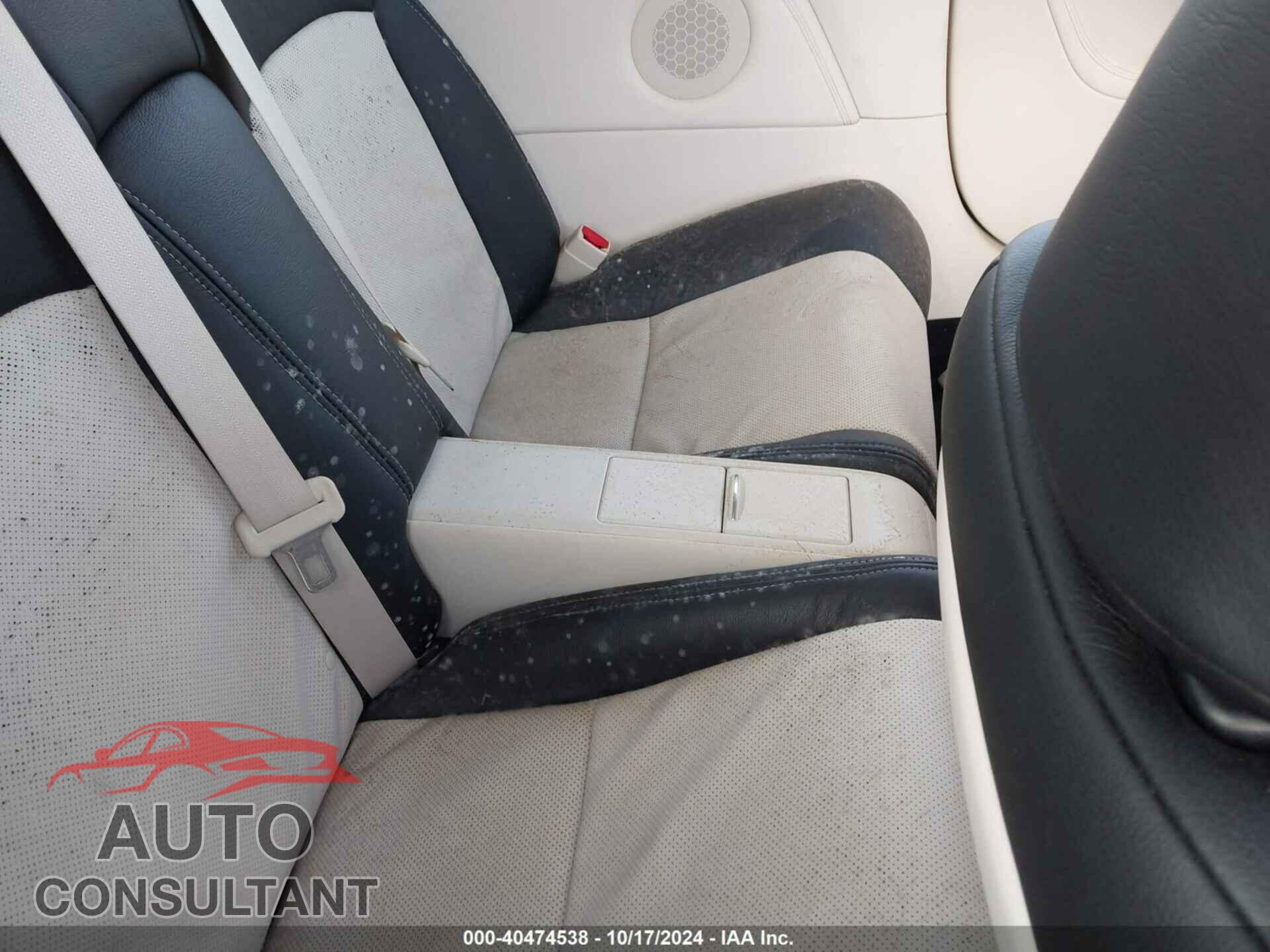 LEXUS IS 350C 2010 - JTHFE2C22A2502310